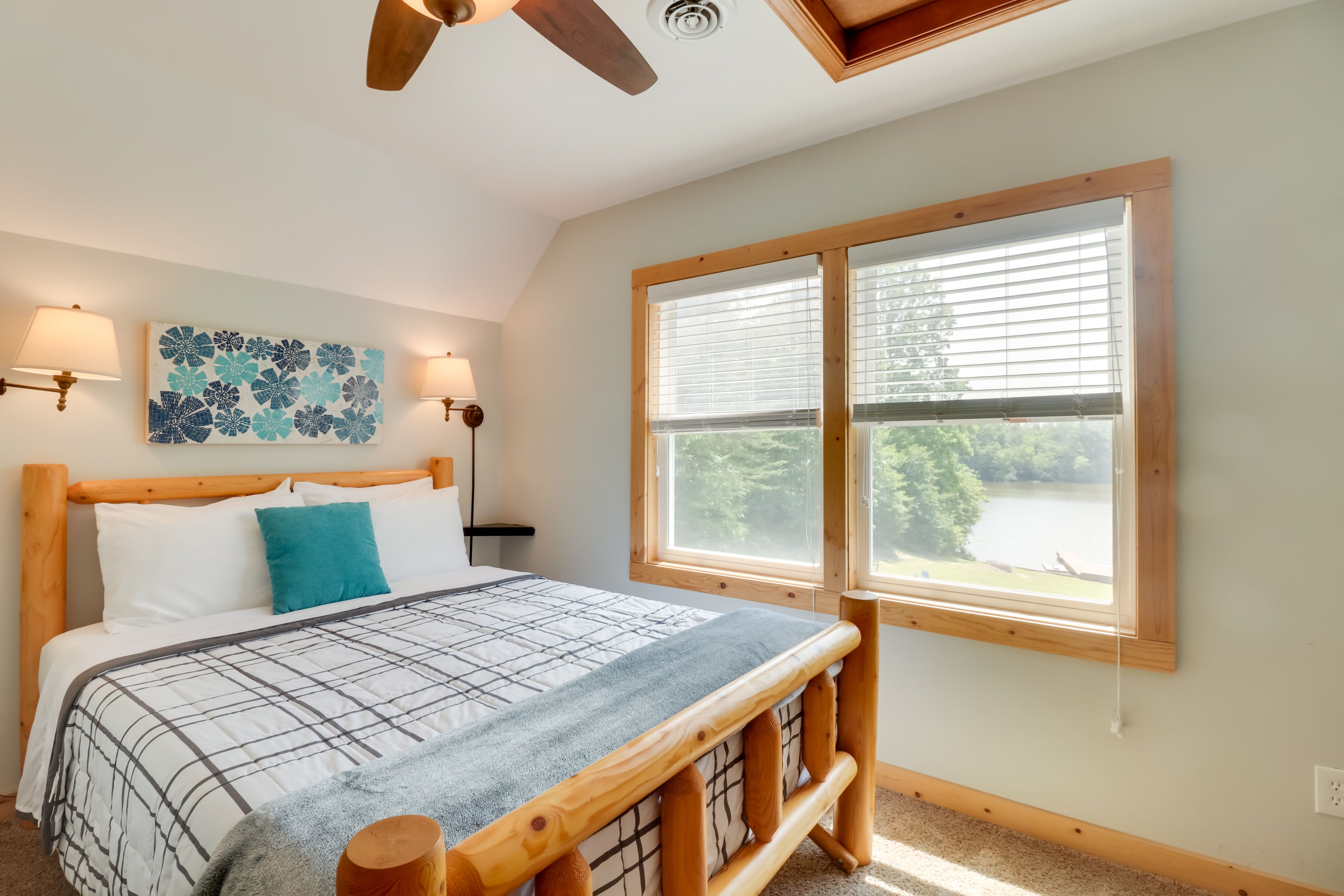 Bedroom 2 | King Bed | 2nd Floor