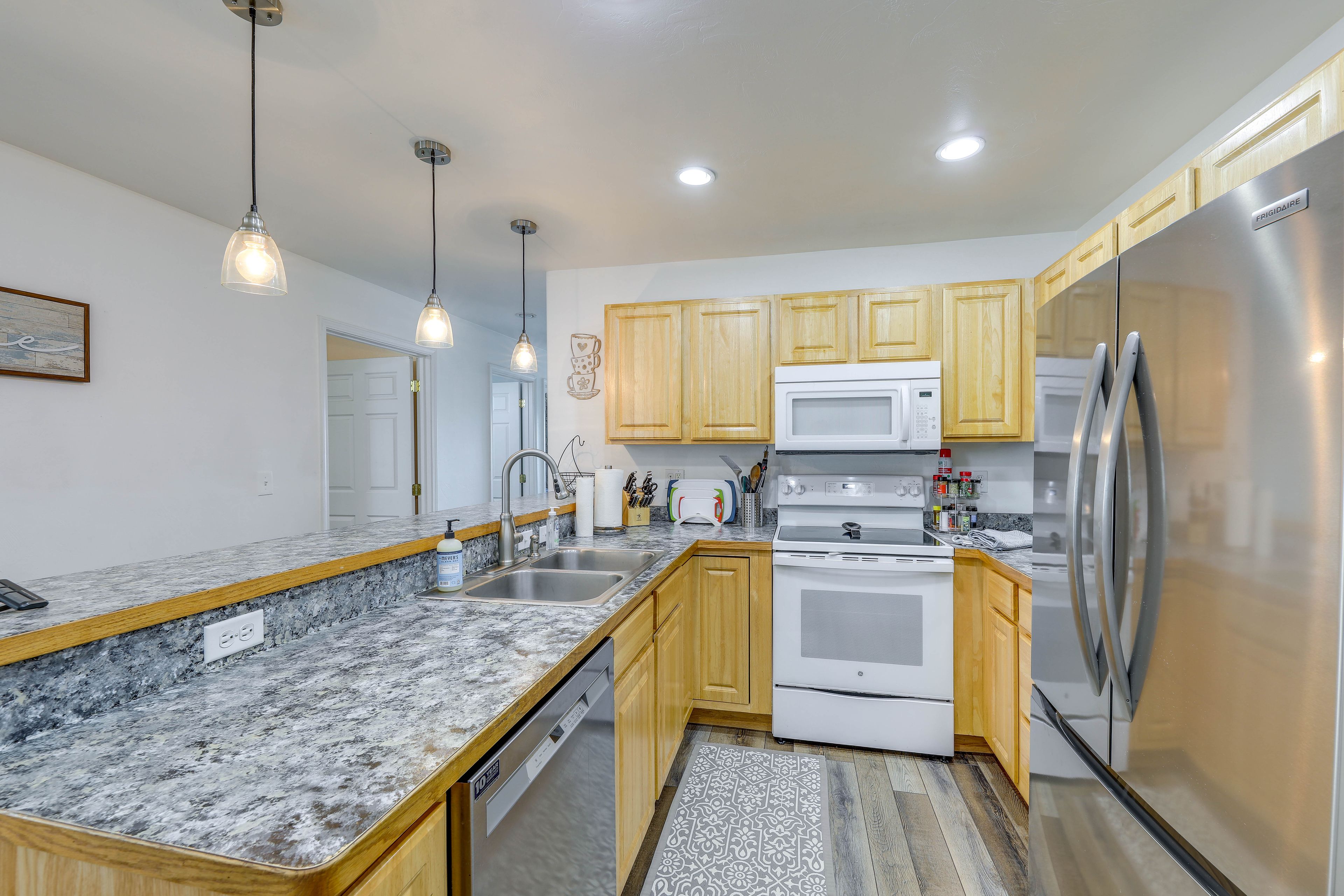 Kitchen | Single Story | Complimentary Spices
