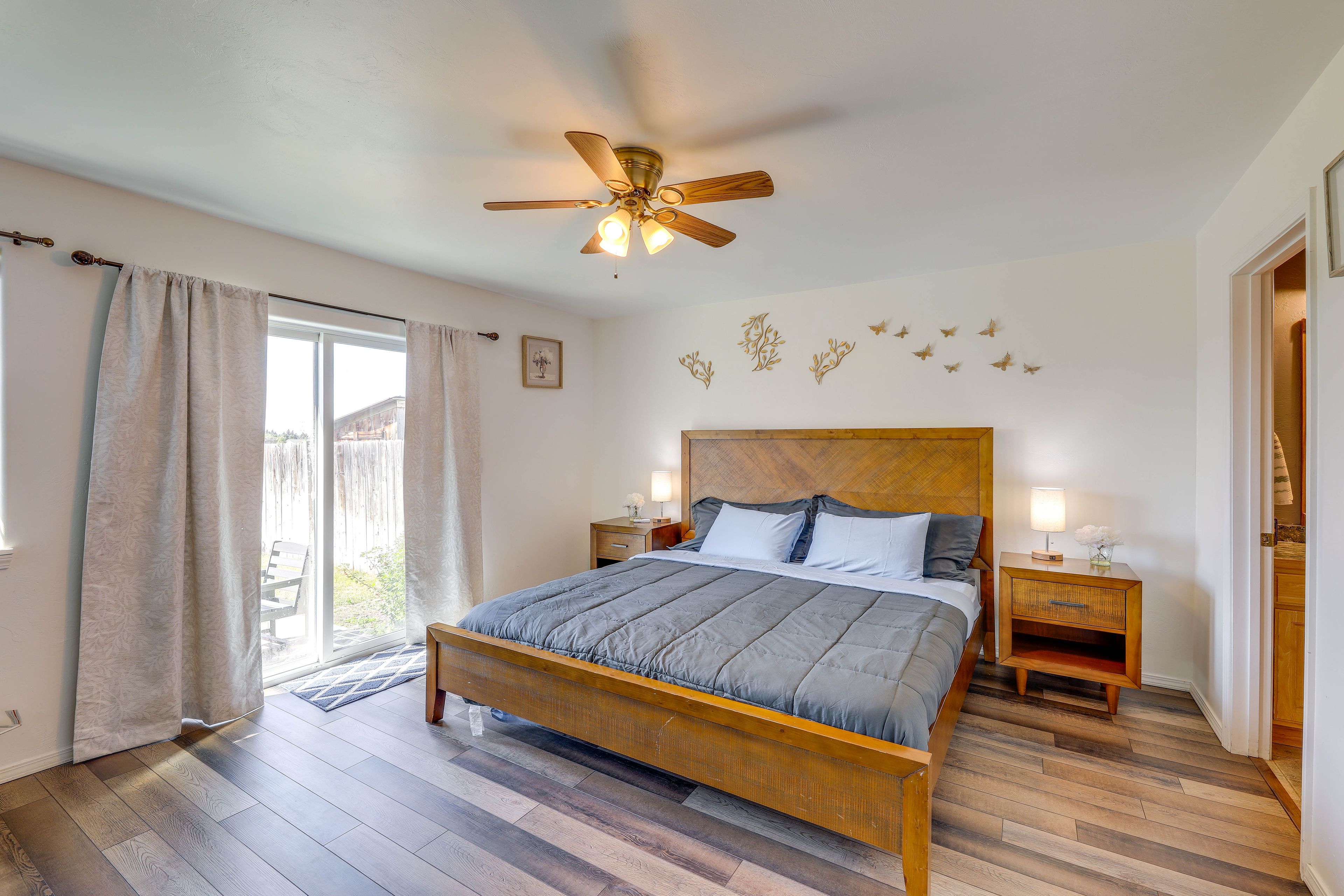 Bedroom 1 | King Bed
