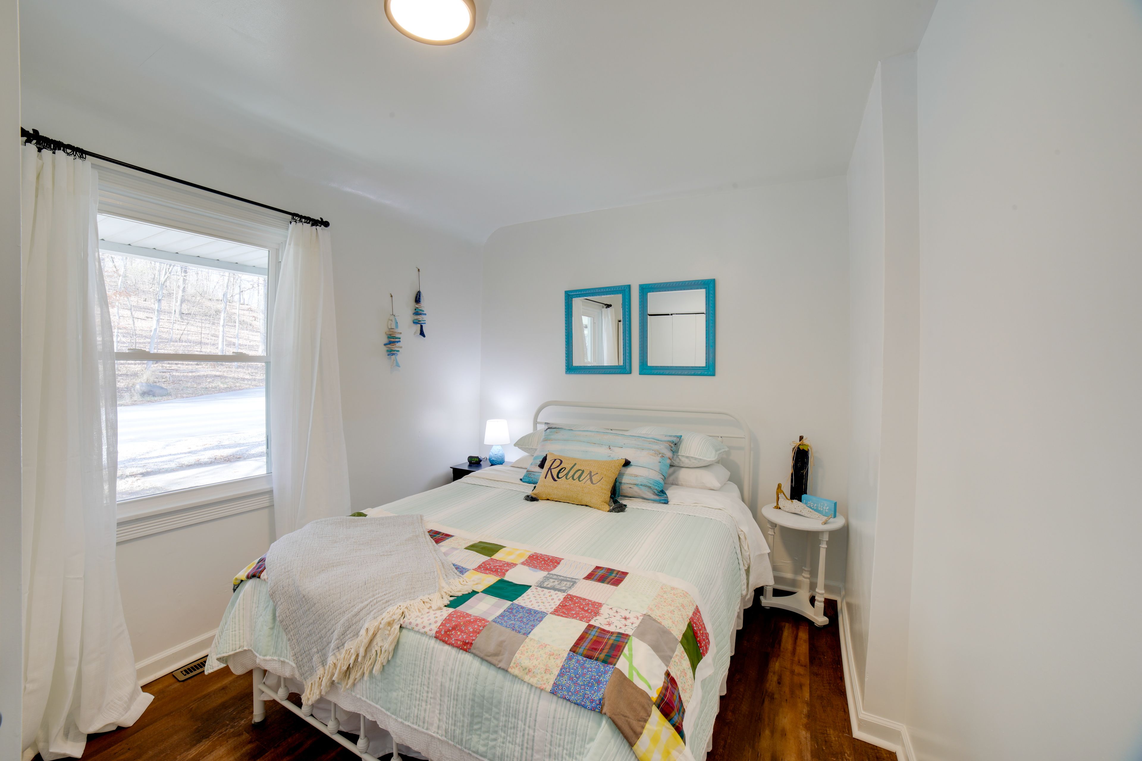 Bedroom 2 | Queen Bed