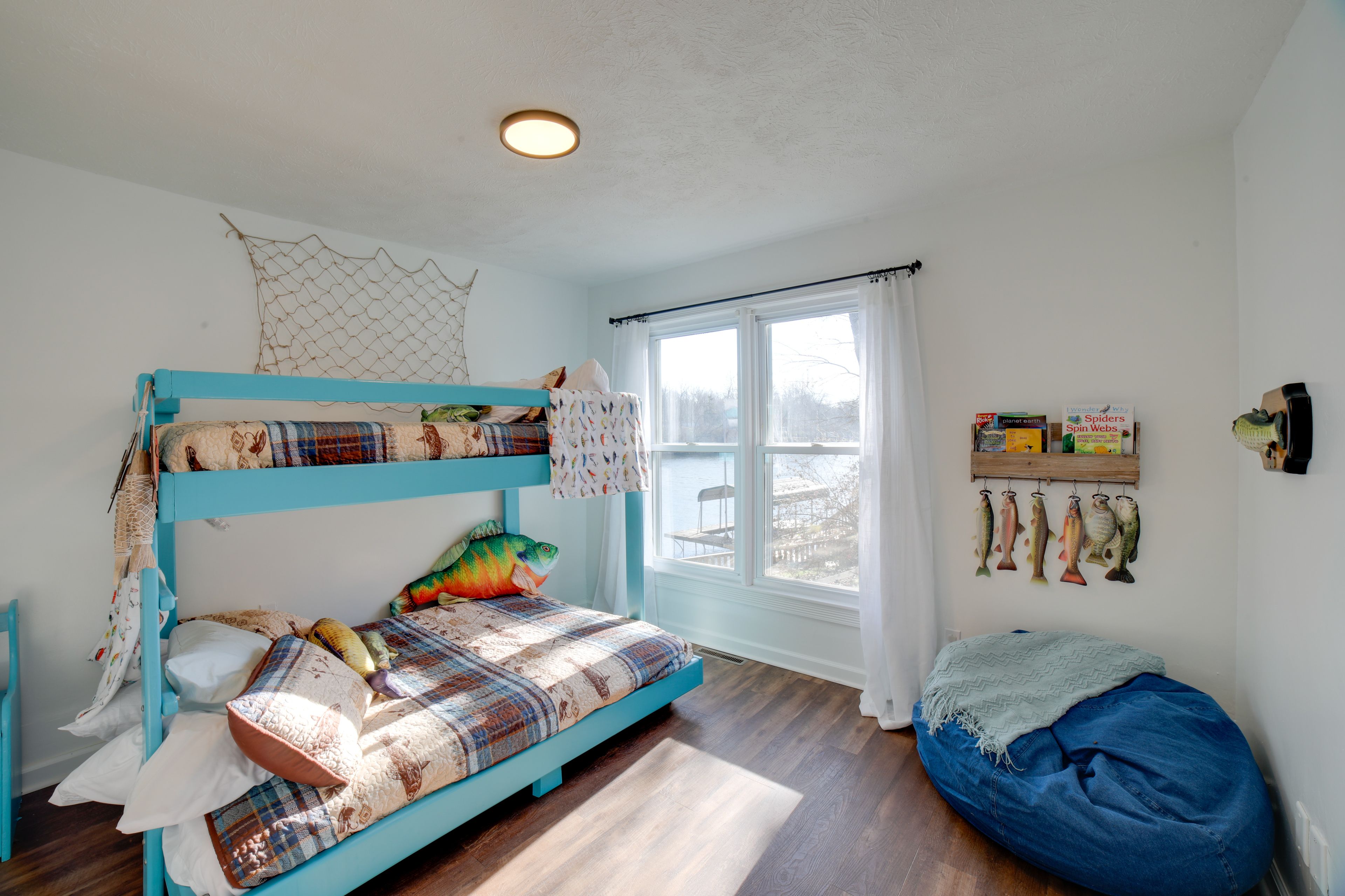 Bedroom 3 | Twin/Full Bunk Bed