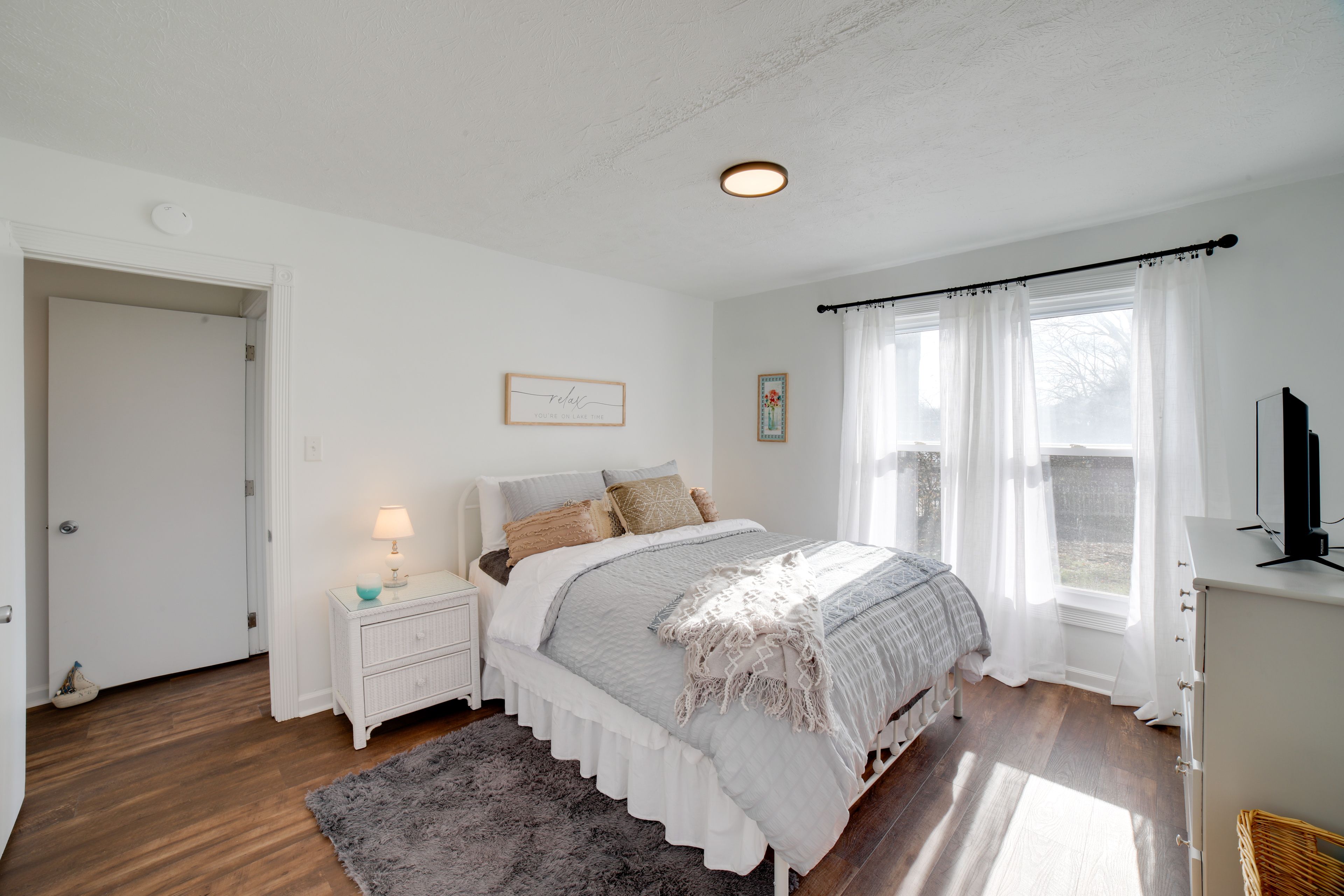 Bedroom 1 | Queen Bed | Linens Provided