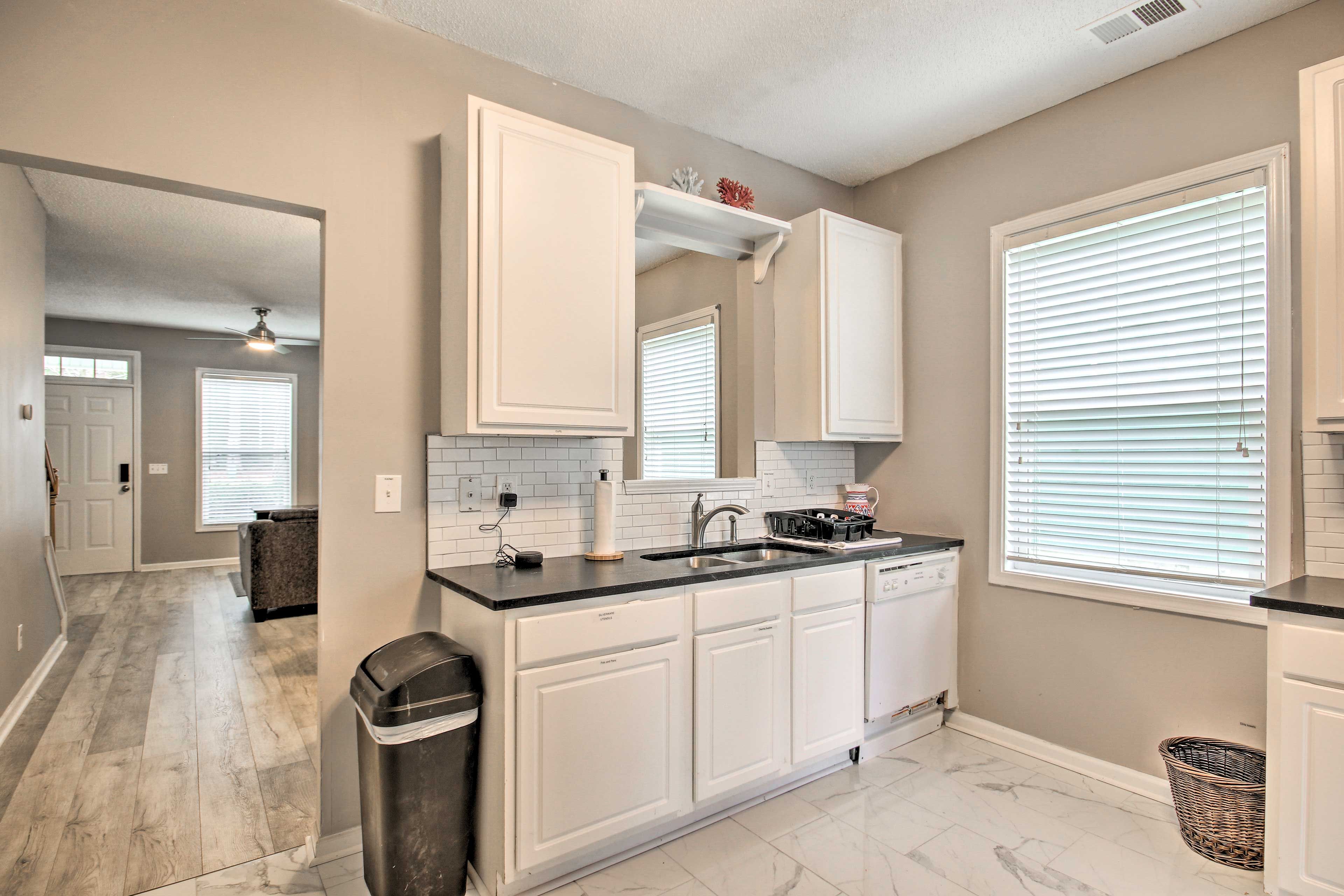 Kitchen | Keurig & Drip Coffee Makers | Pots & Pans | Spices