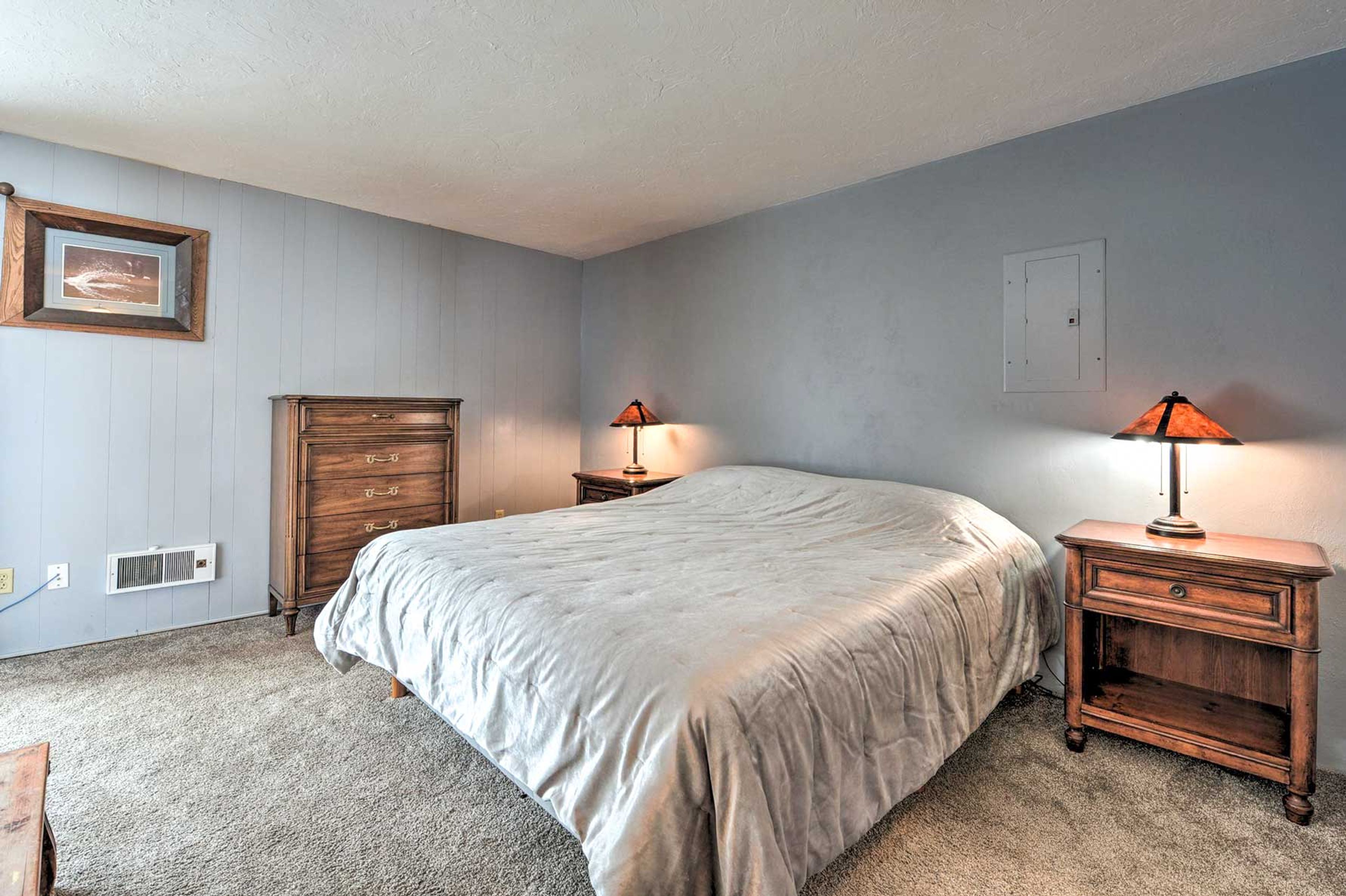 Bedroom 2 | King Bed | 2nd Floor