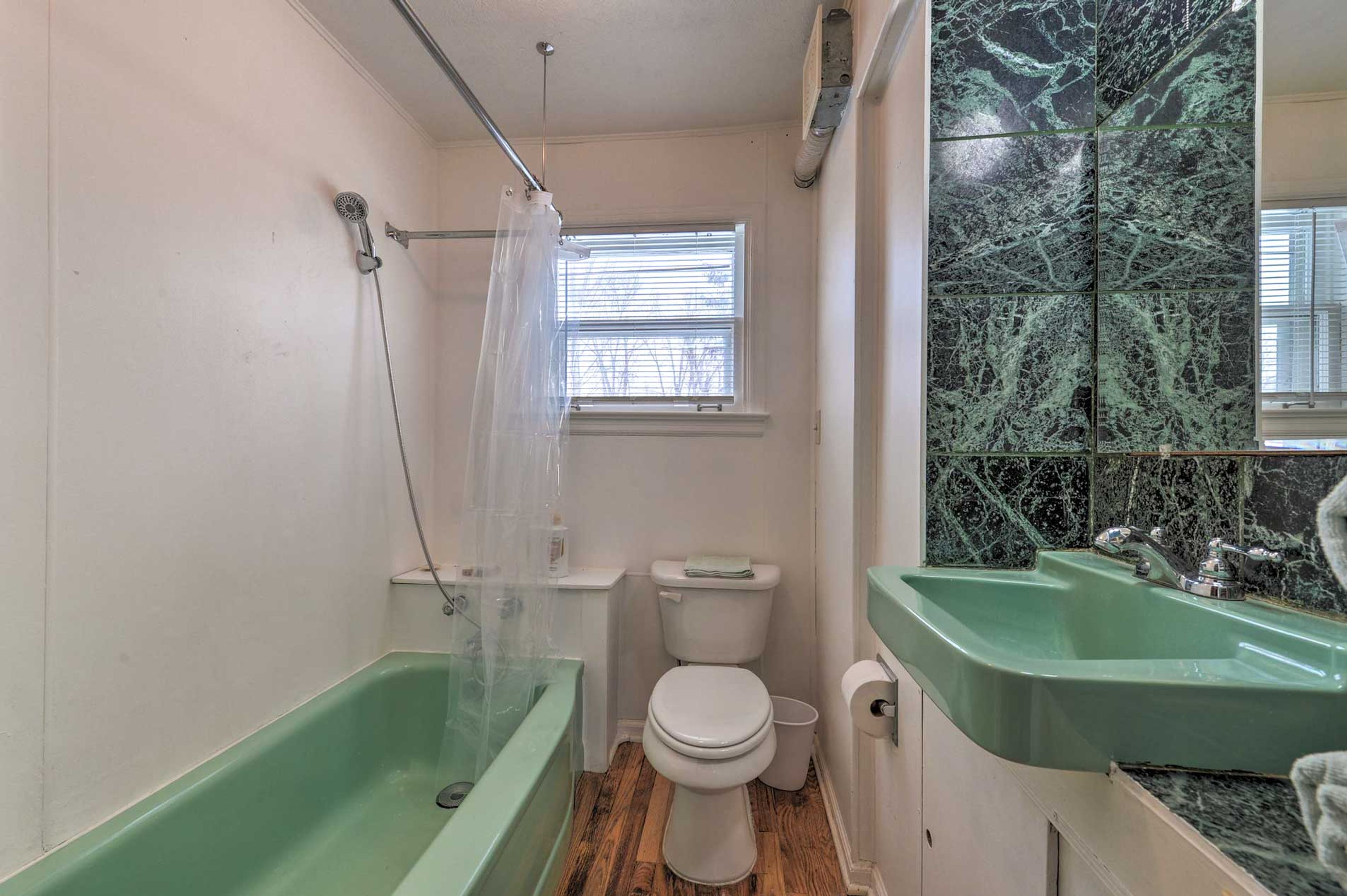 Bathroom | Towels Provided | Complimentary Toiletries