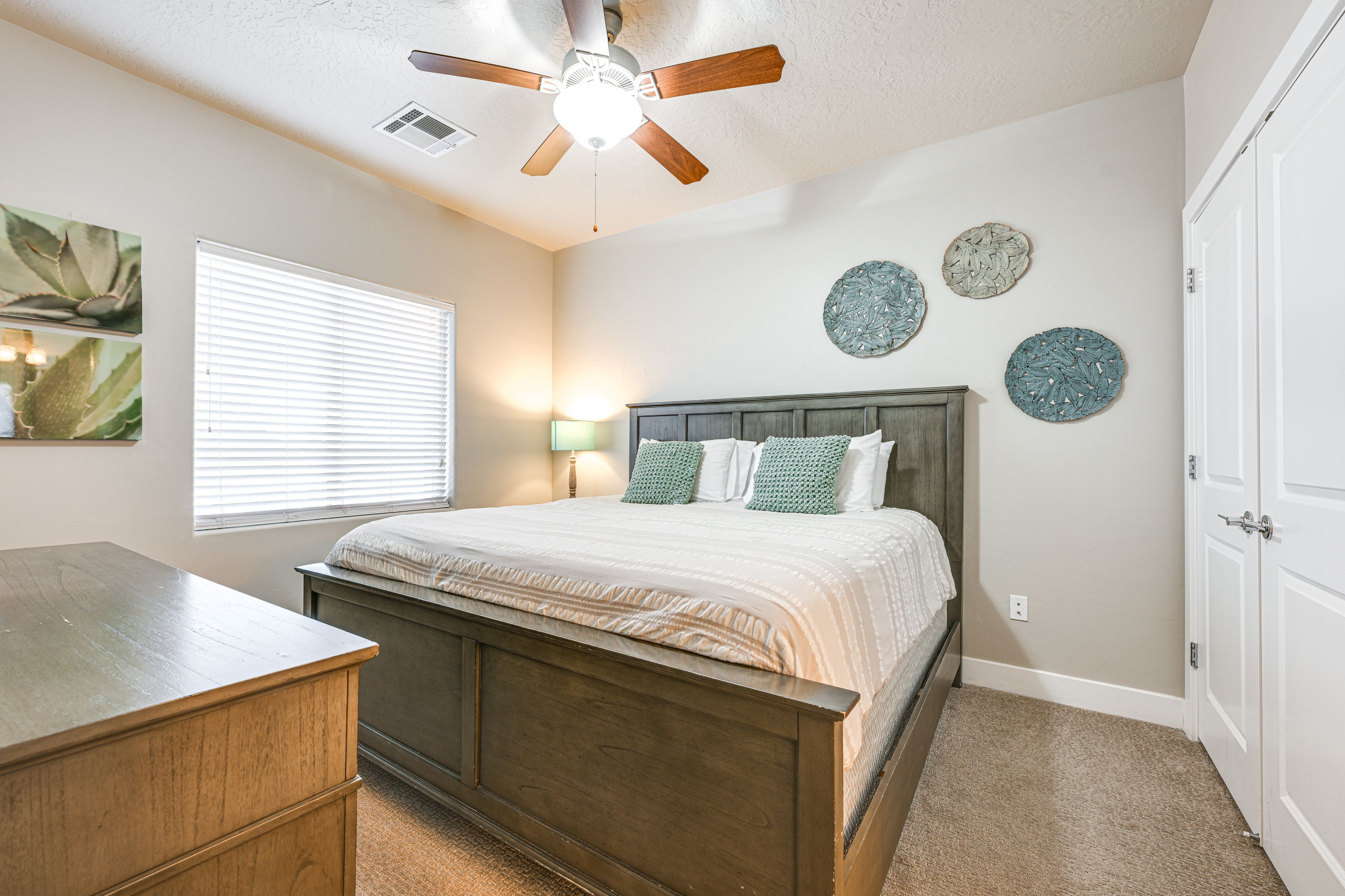 Bedroom 1 | King Bed | Linens Provided