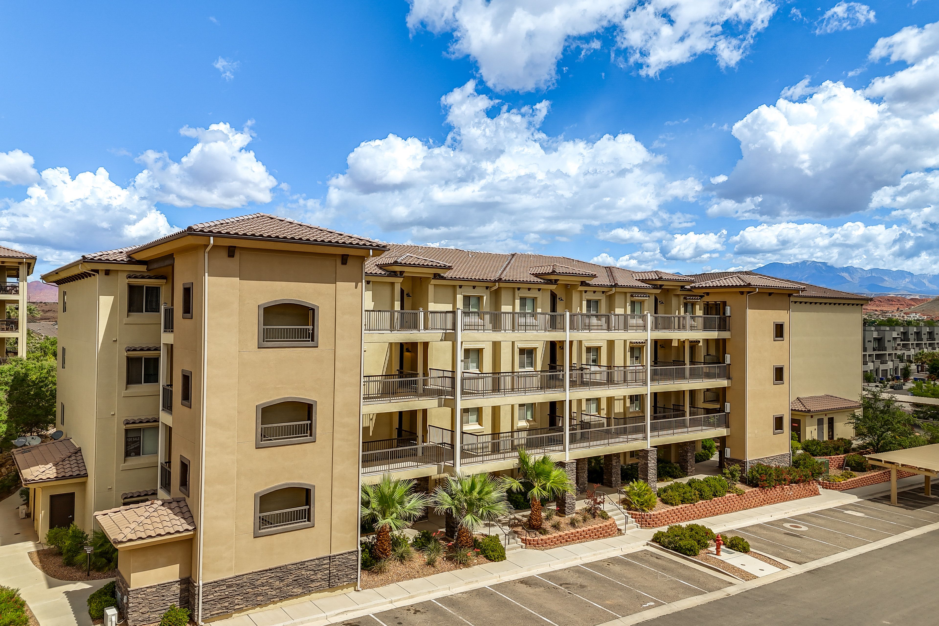 Exterior | Community Parking Lot (First-Come, First-Served)