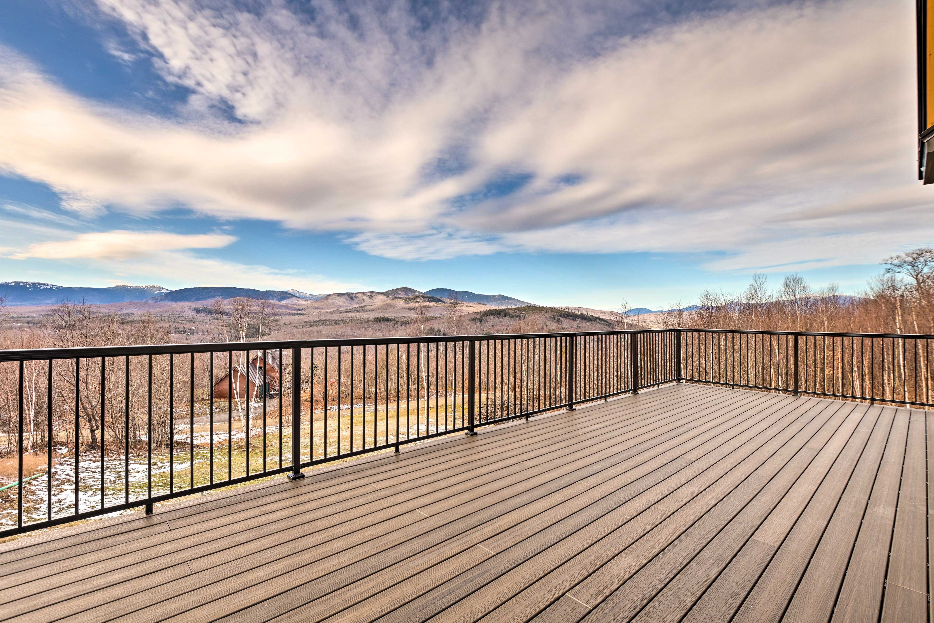 Spacious Deck/Balcony | Mountain Views