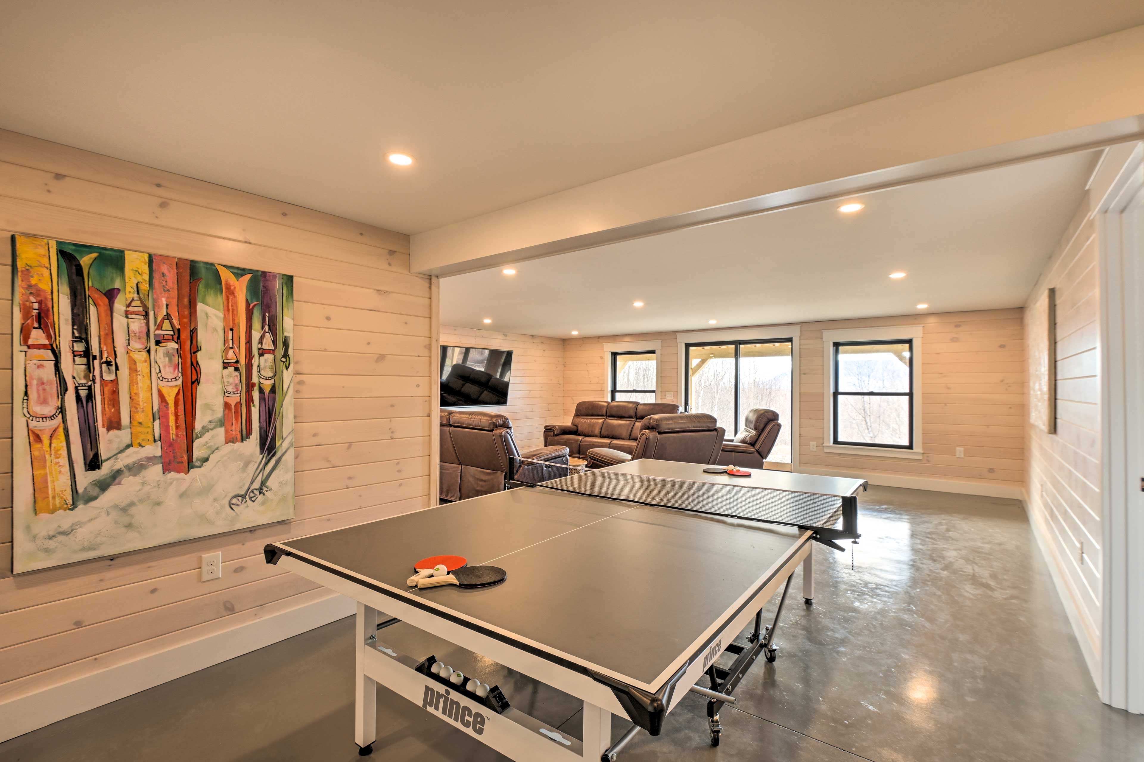 Additional Living Space | Lower Level | Ping Pong Table | Smart TV