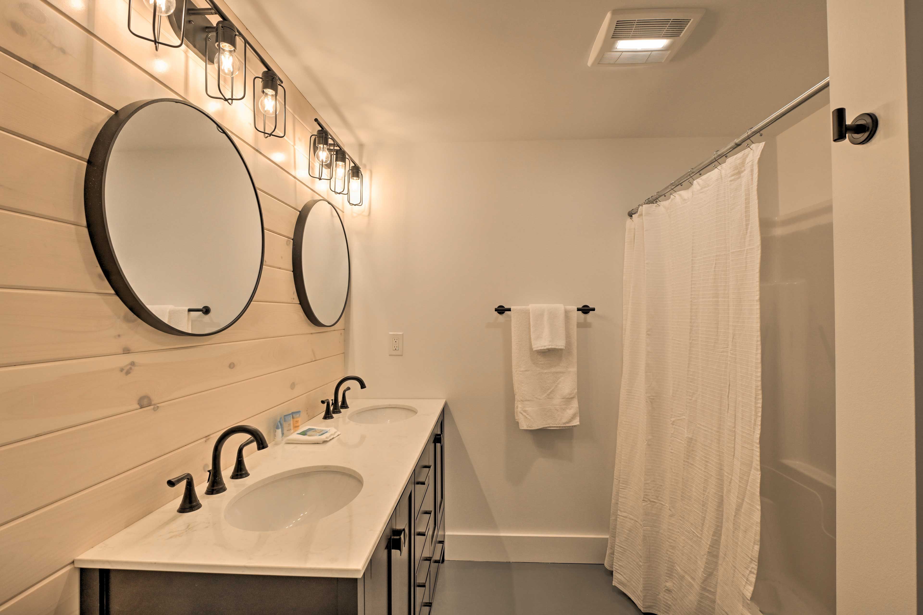 Full Bathroom | Lower Level