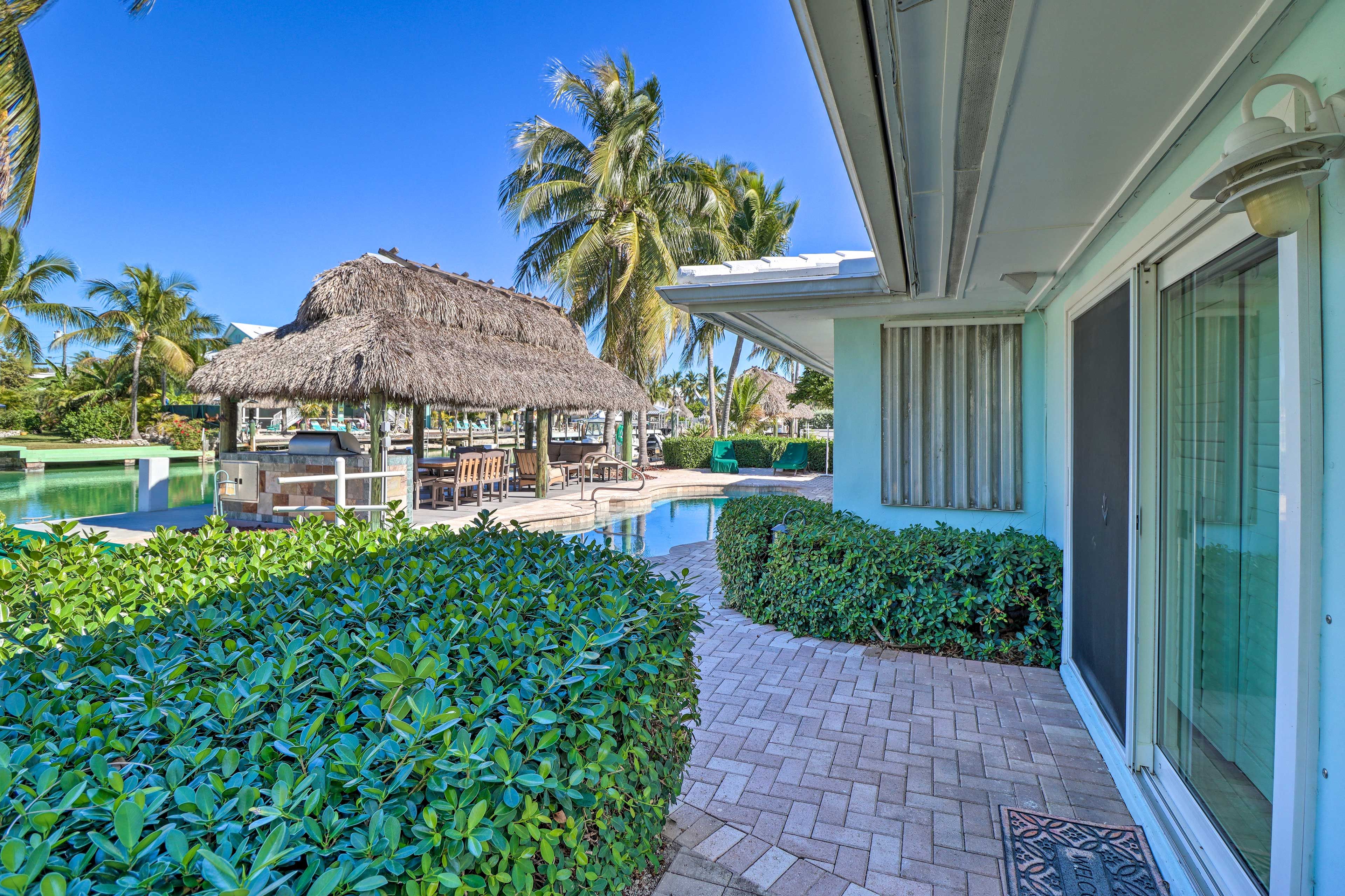 Shared Yard | Pool (5')