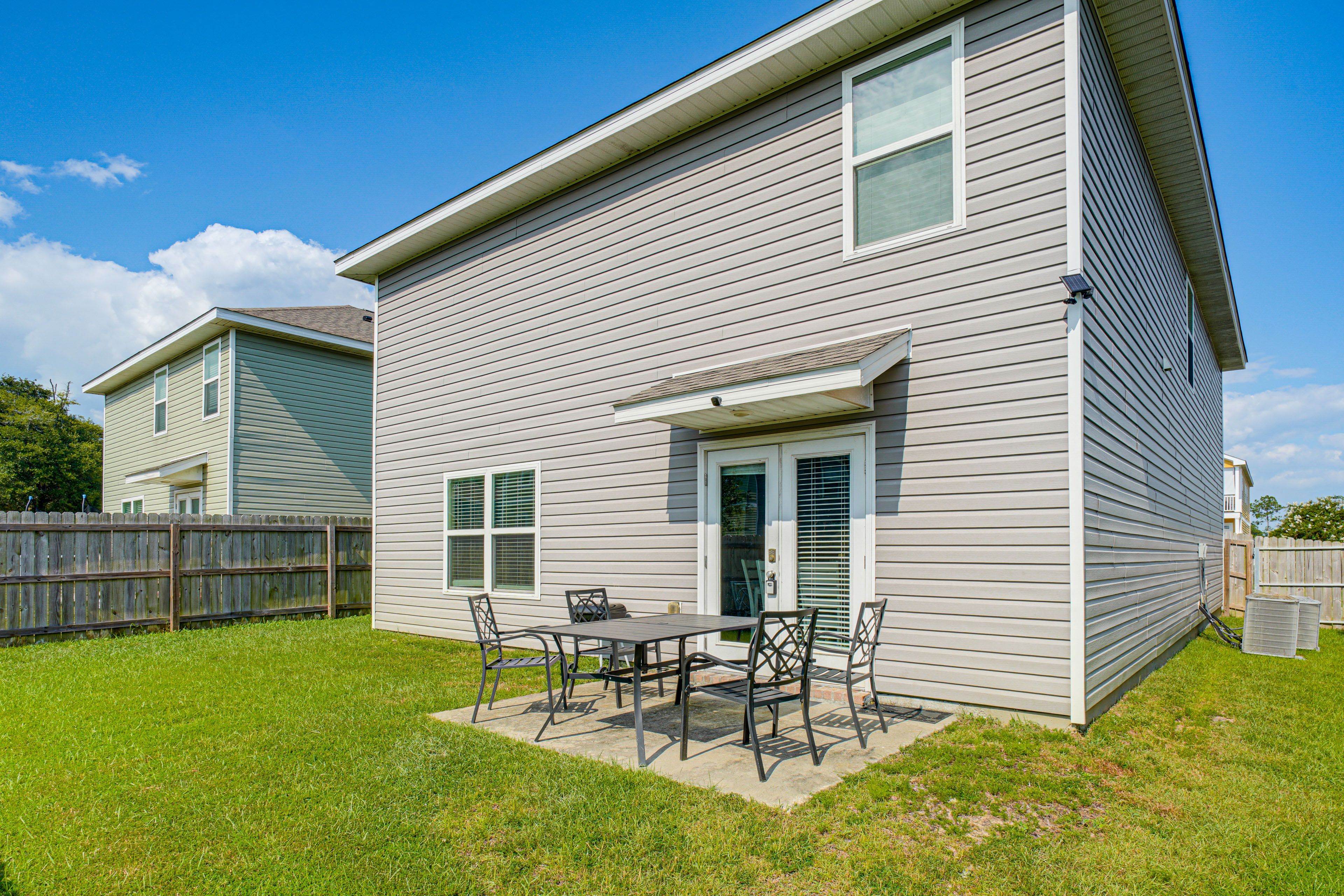 Fenced Backyard | Gas Grill