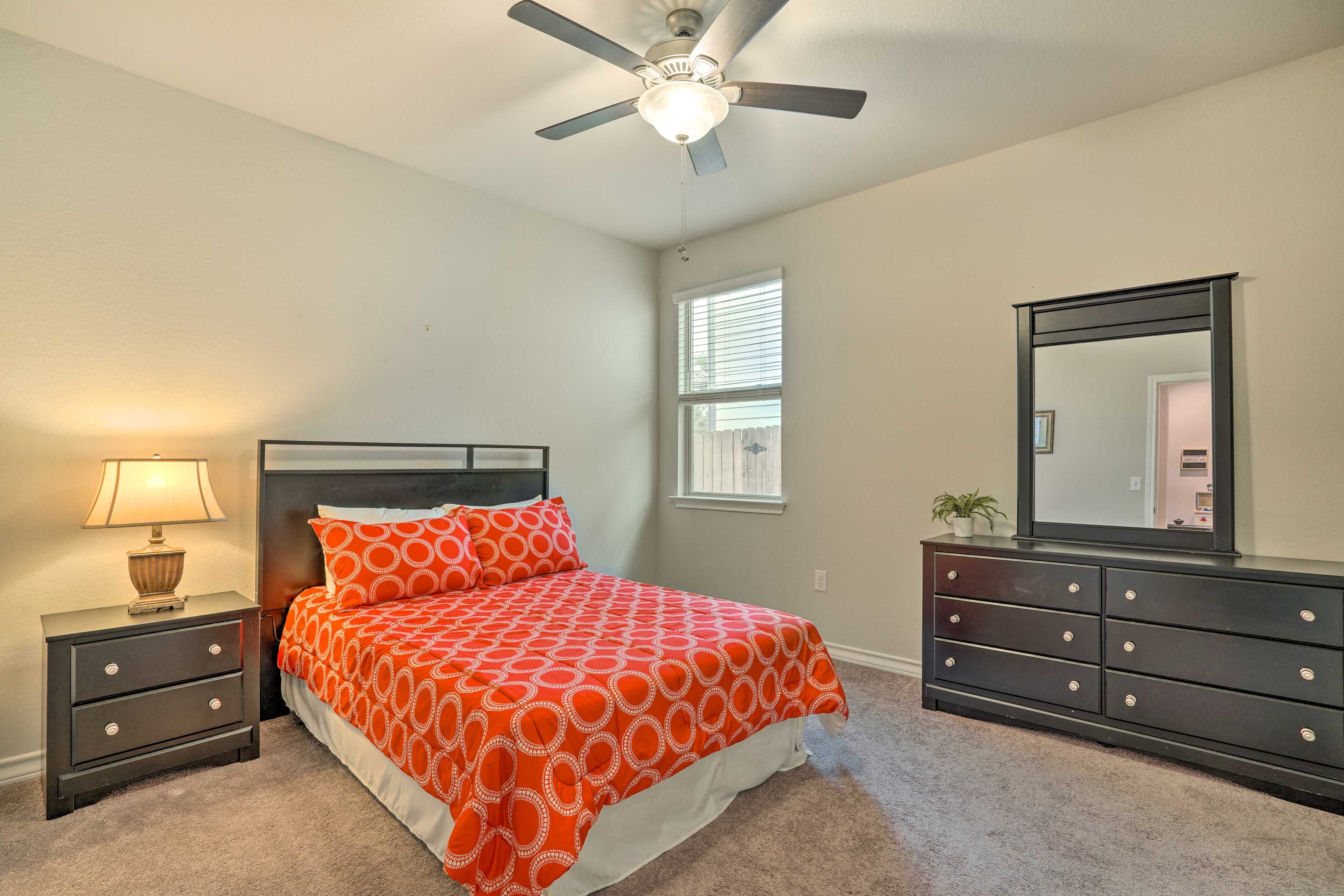 Bedroom 2 | Full Bed | 1st Floor