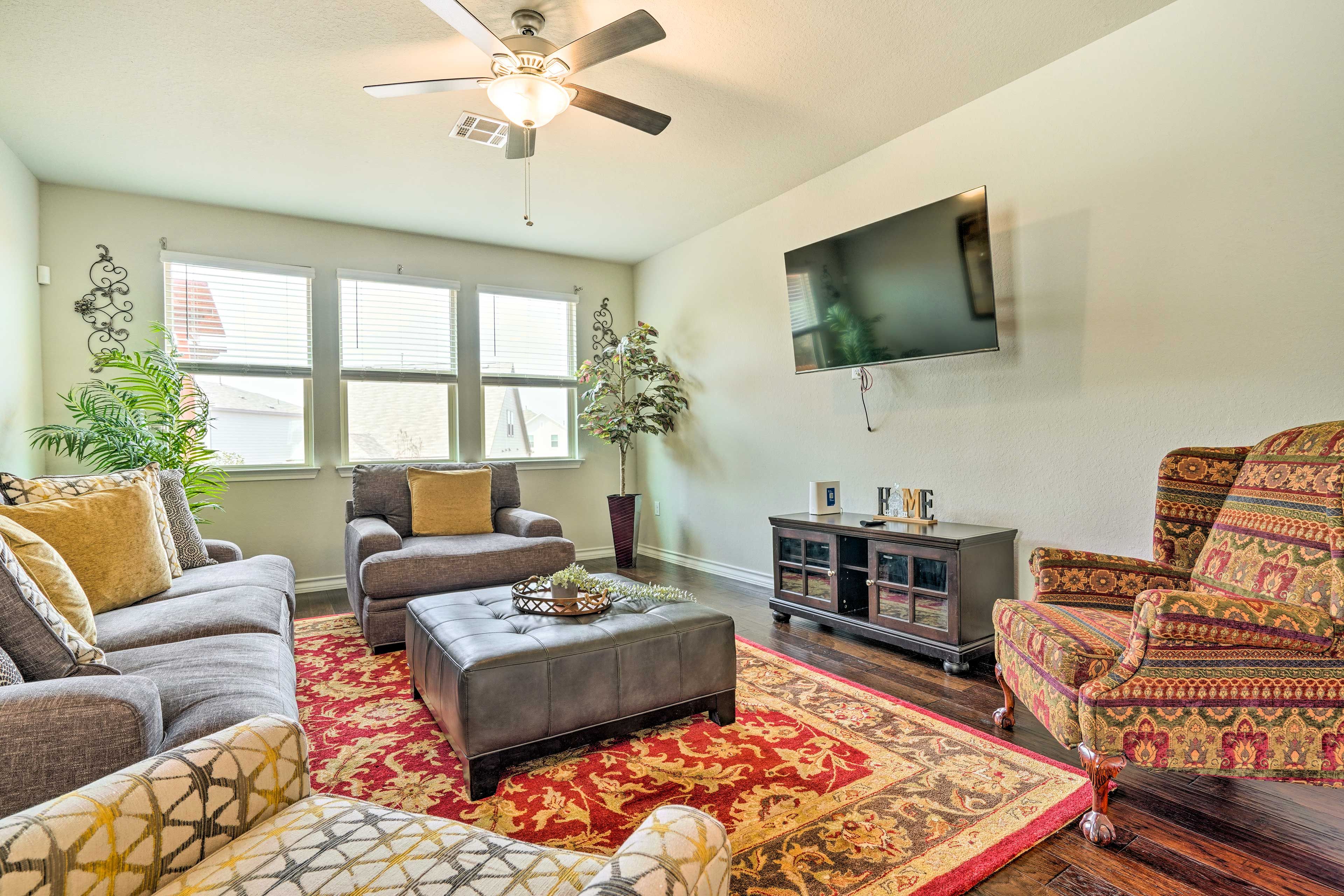 Living Area | Free WiFi | Cable TV