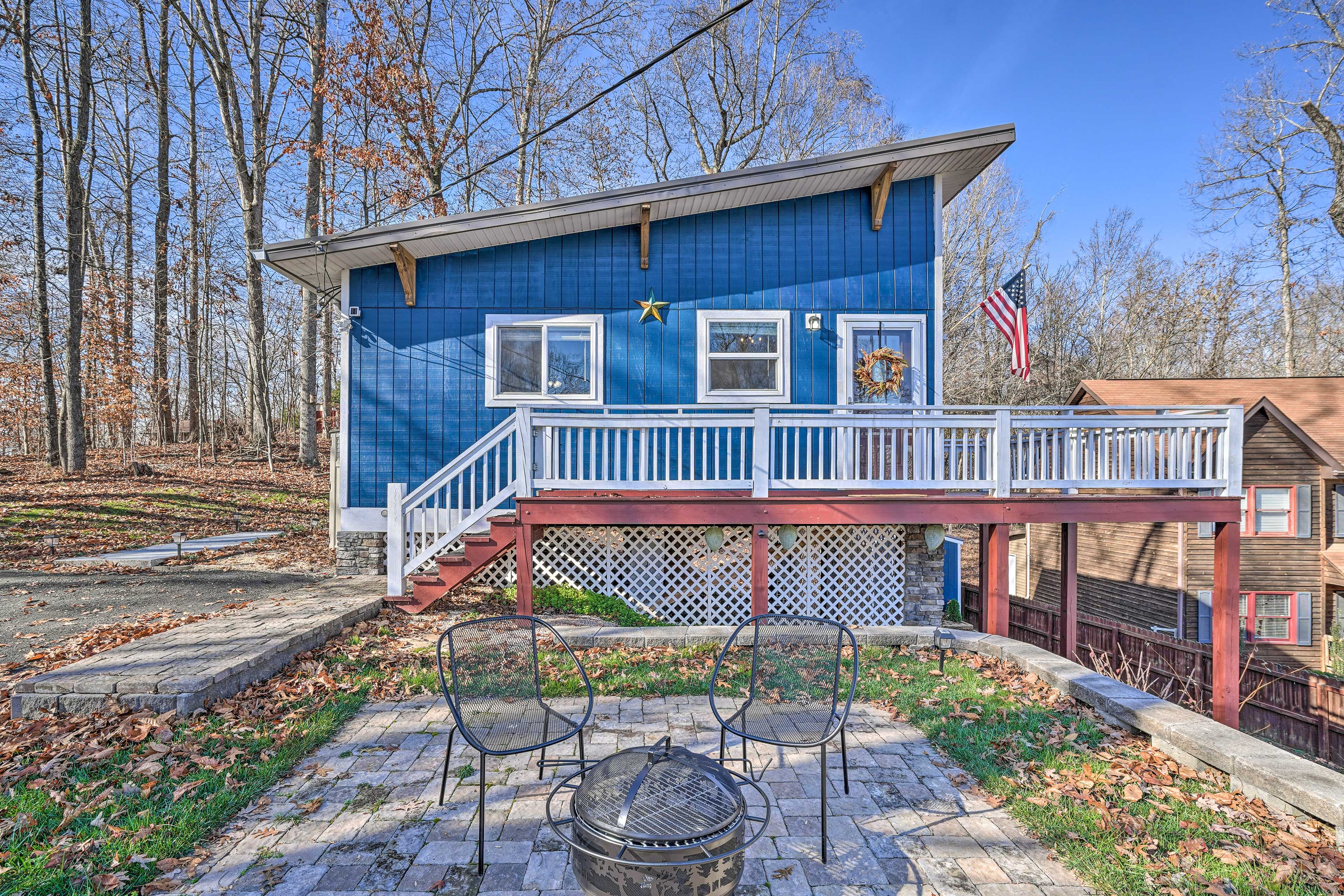 Outdoor Area | Fire Pit | Sitting Area | Porch
