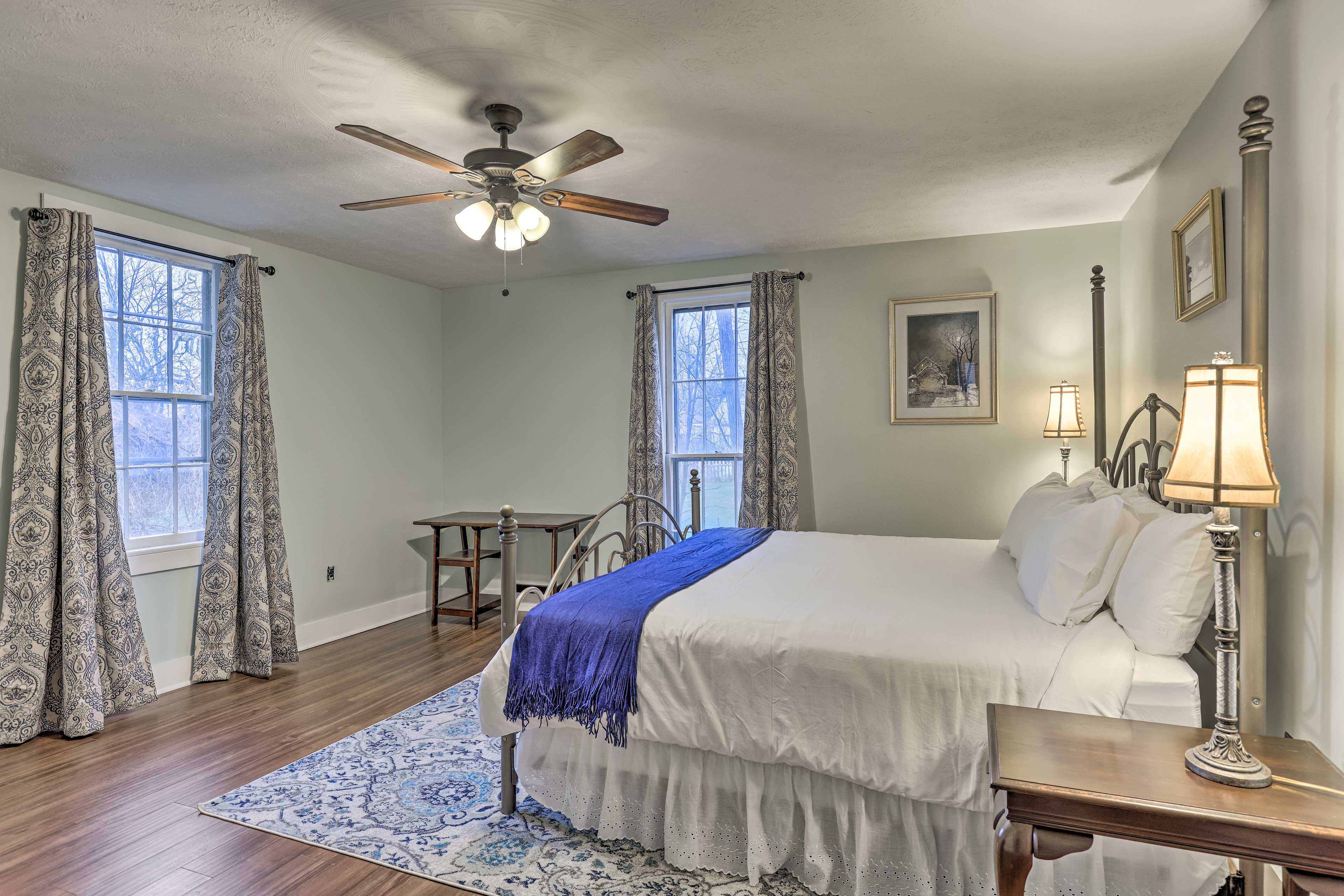 Bedroom 1 | King Bed | Linens Provided