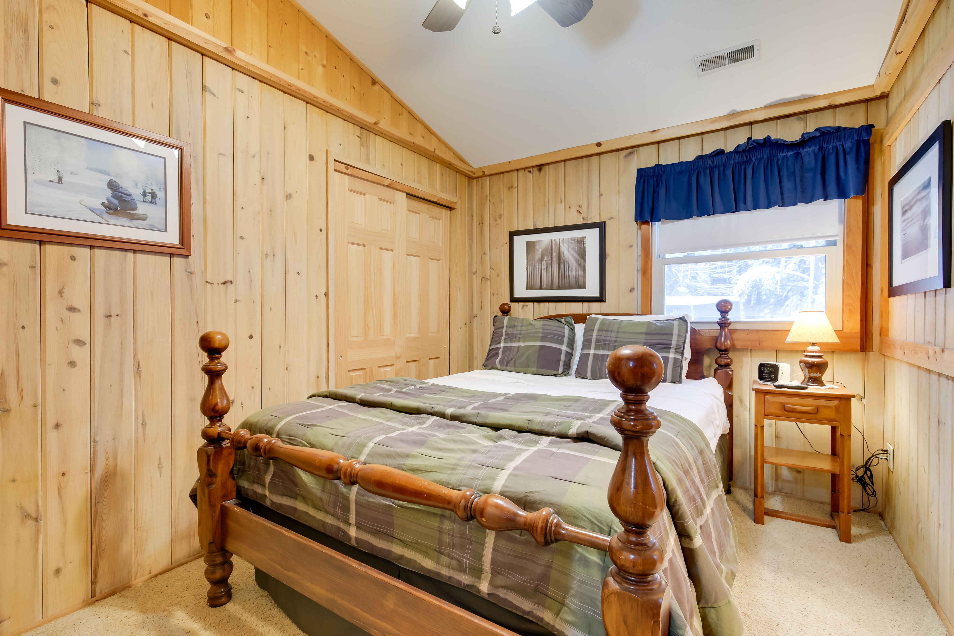 Bedroom 1 | Queen Bed | En-Suite Bathroom