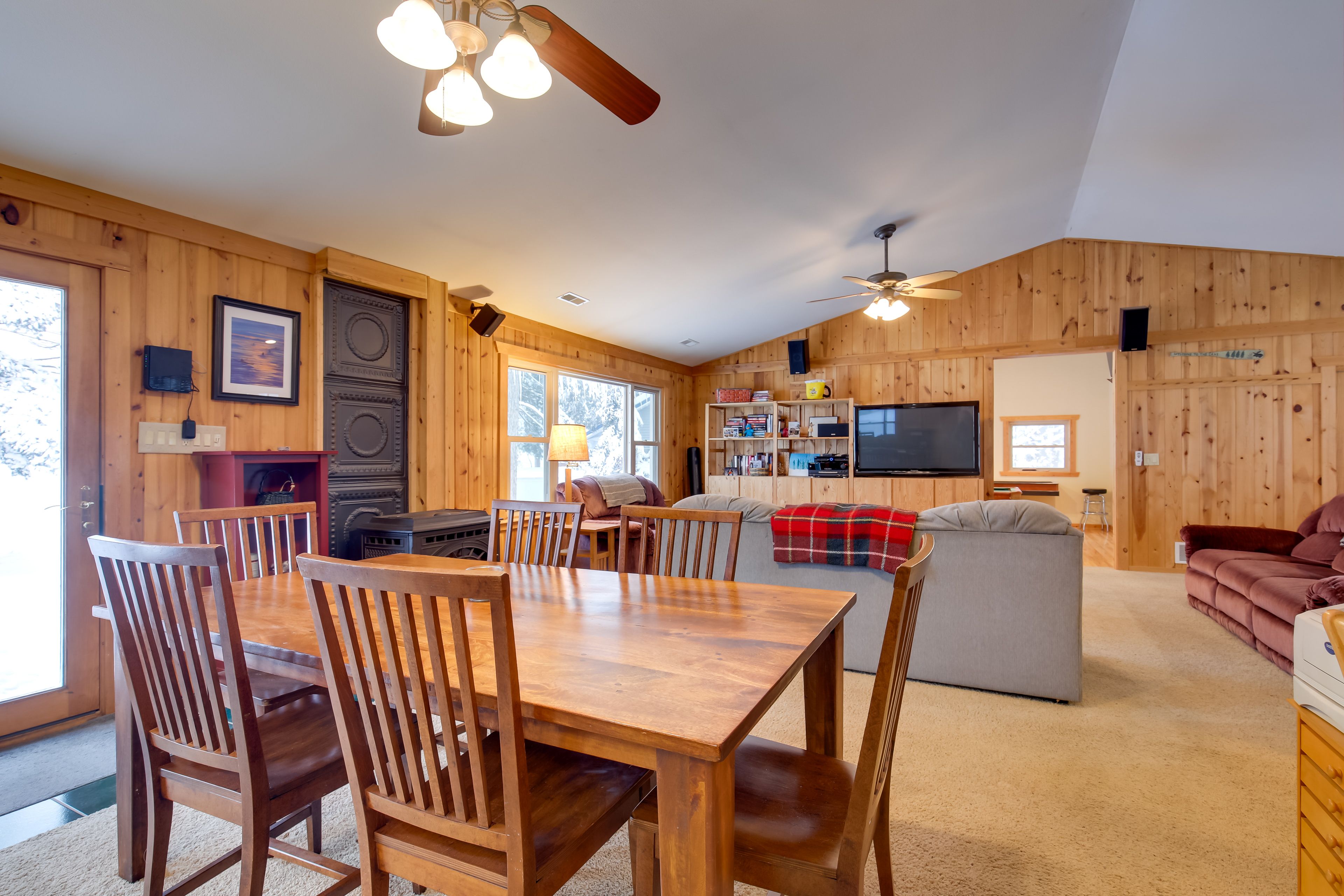 Dining Area | Dishware/Flatware | Desk w/ Printer