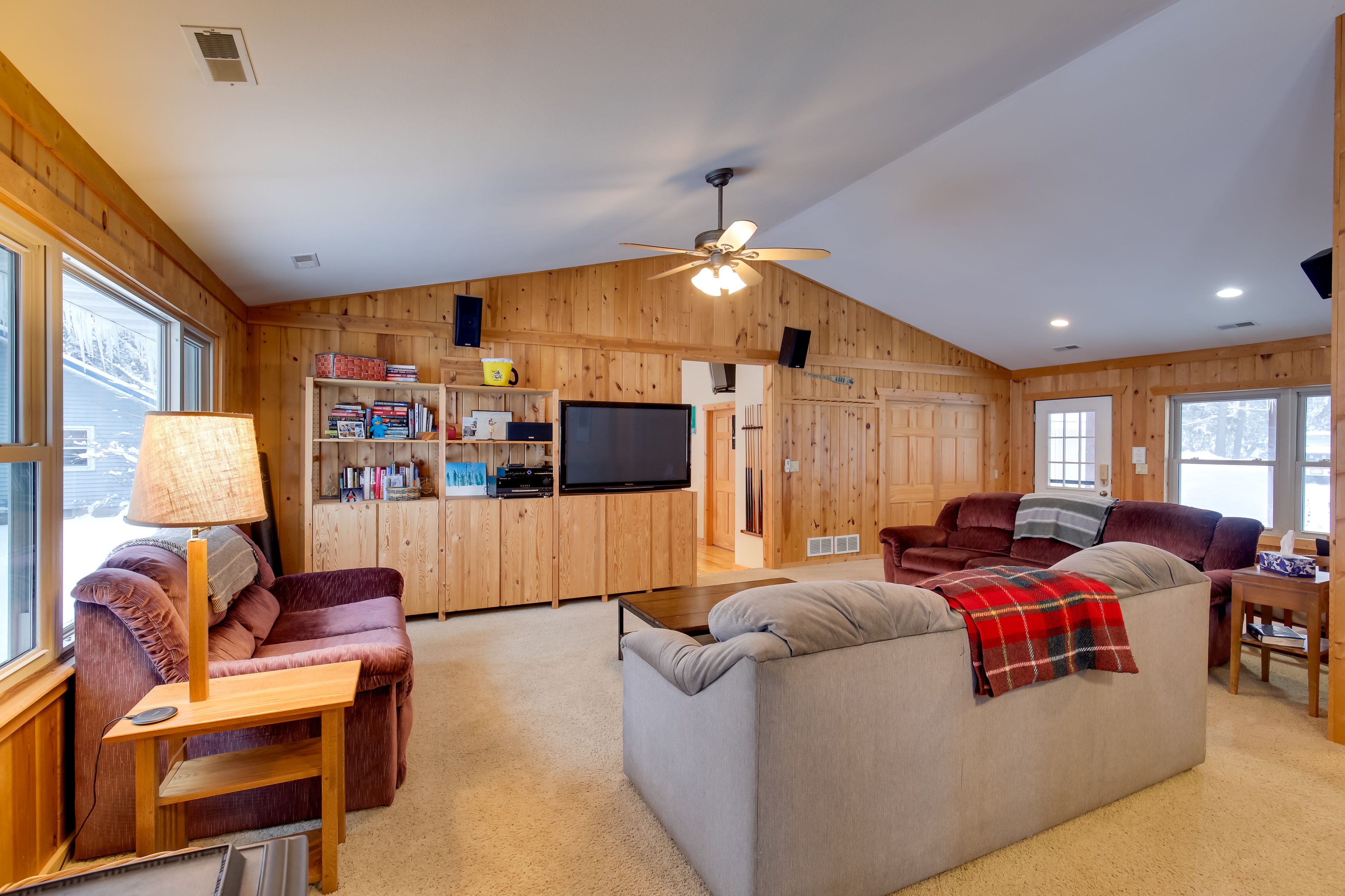 Living Room | Central A/C & Heat | Free WiFi | Smart TV | Home Theater System