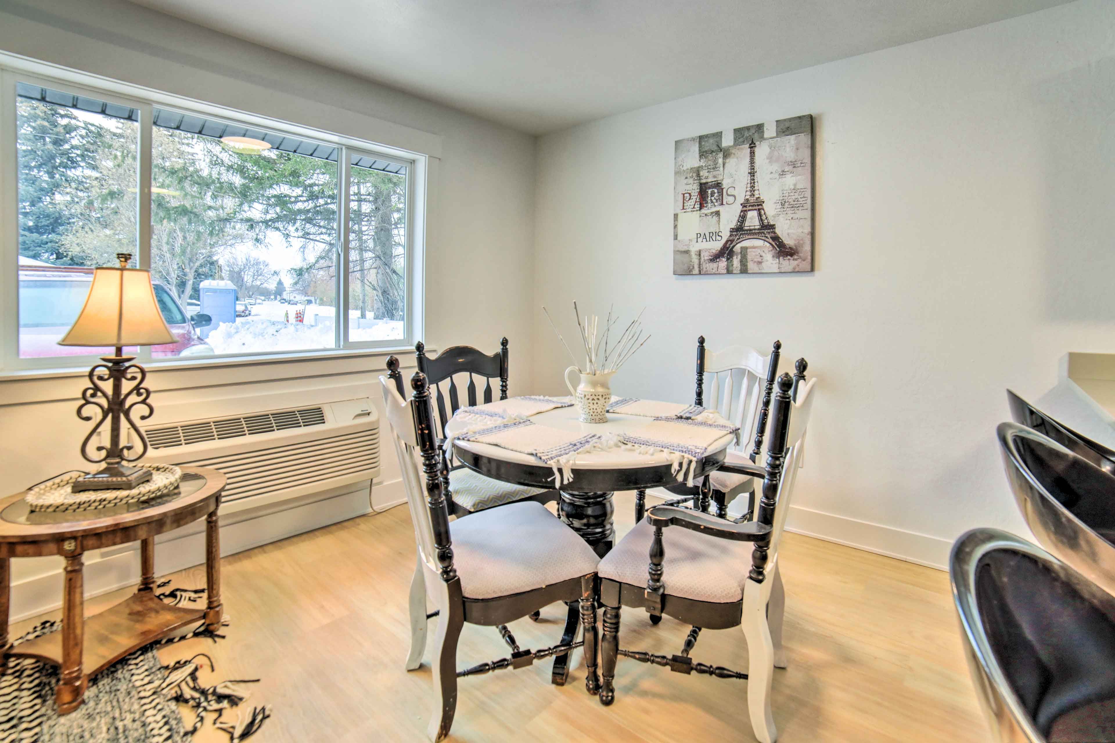Dining Area | Dishware & Flatware