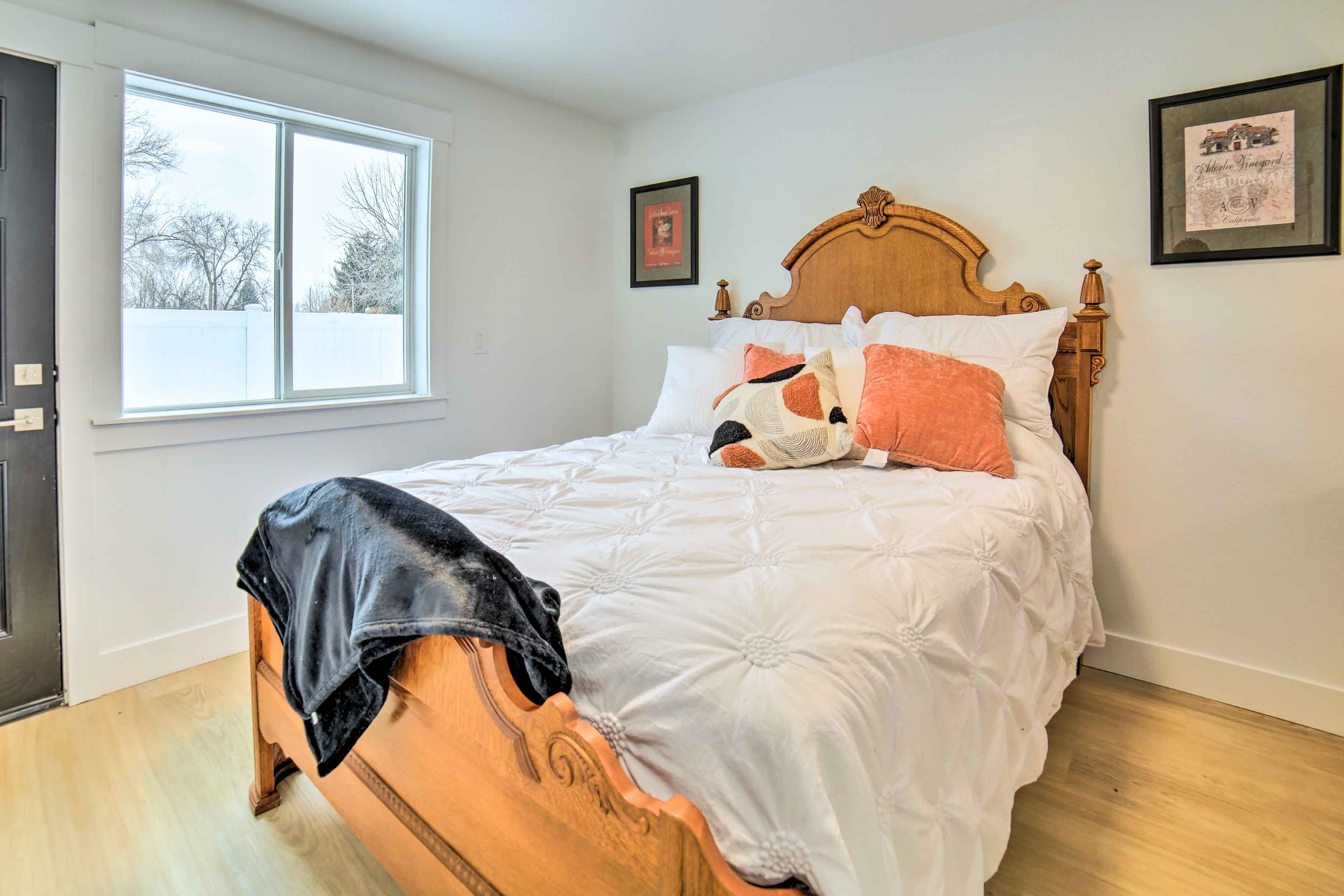 Bedroom 2 | Queen Bed
