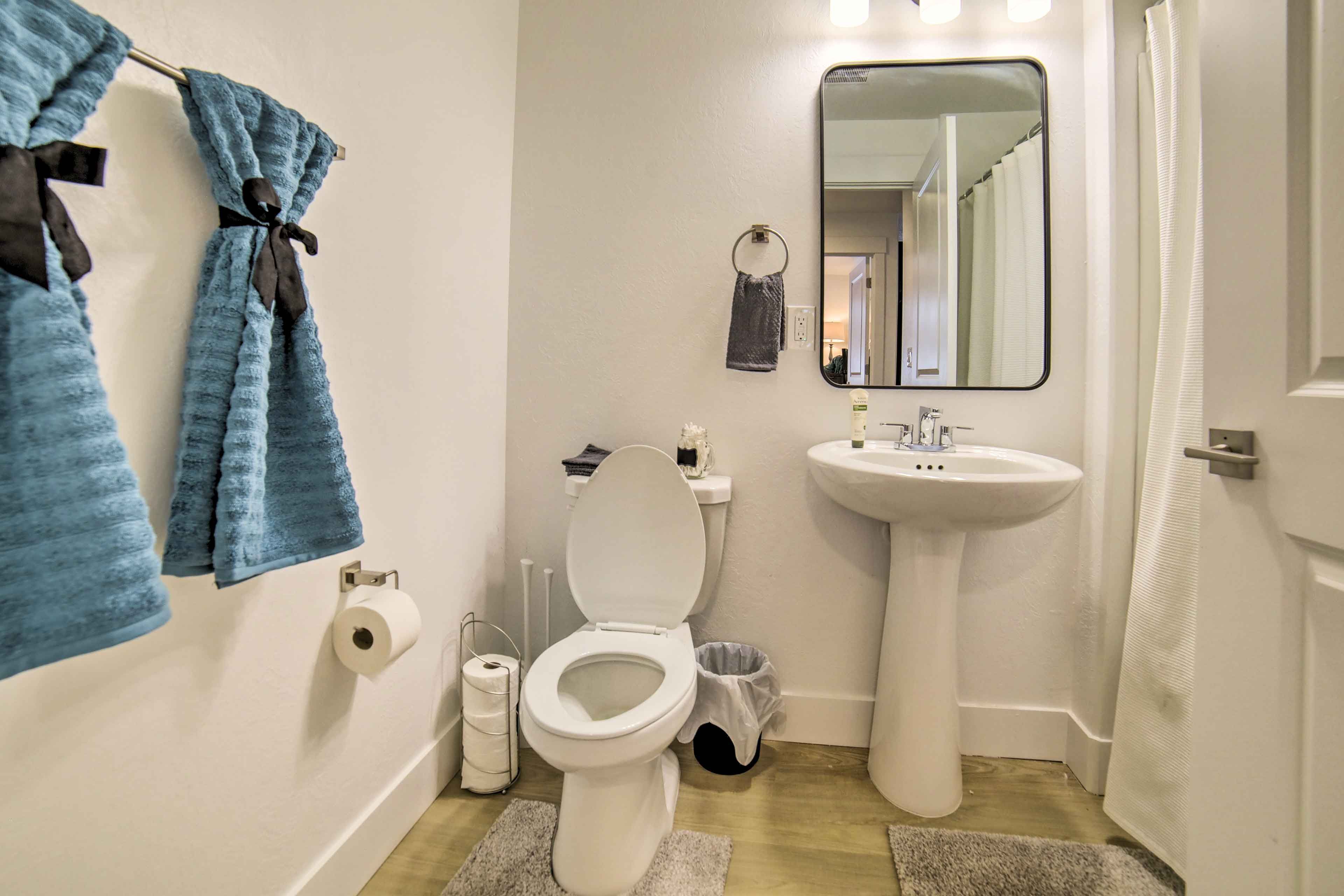 Full Bath | Complimentary Toiletries