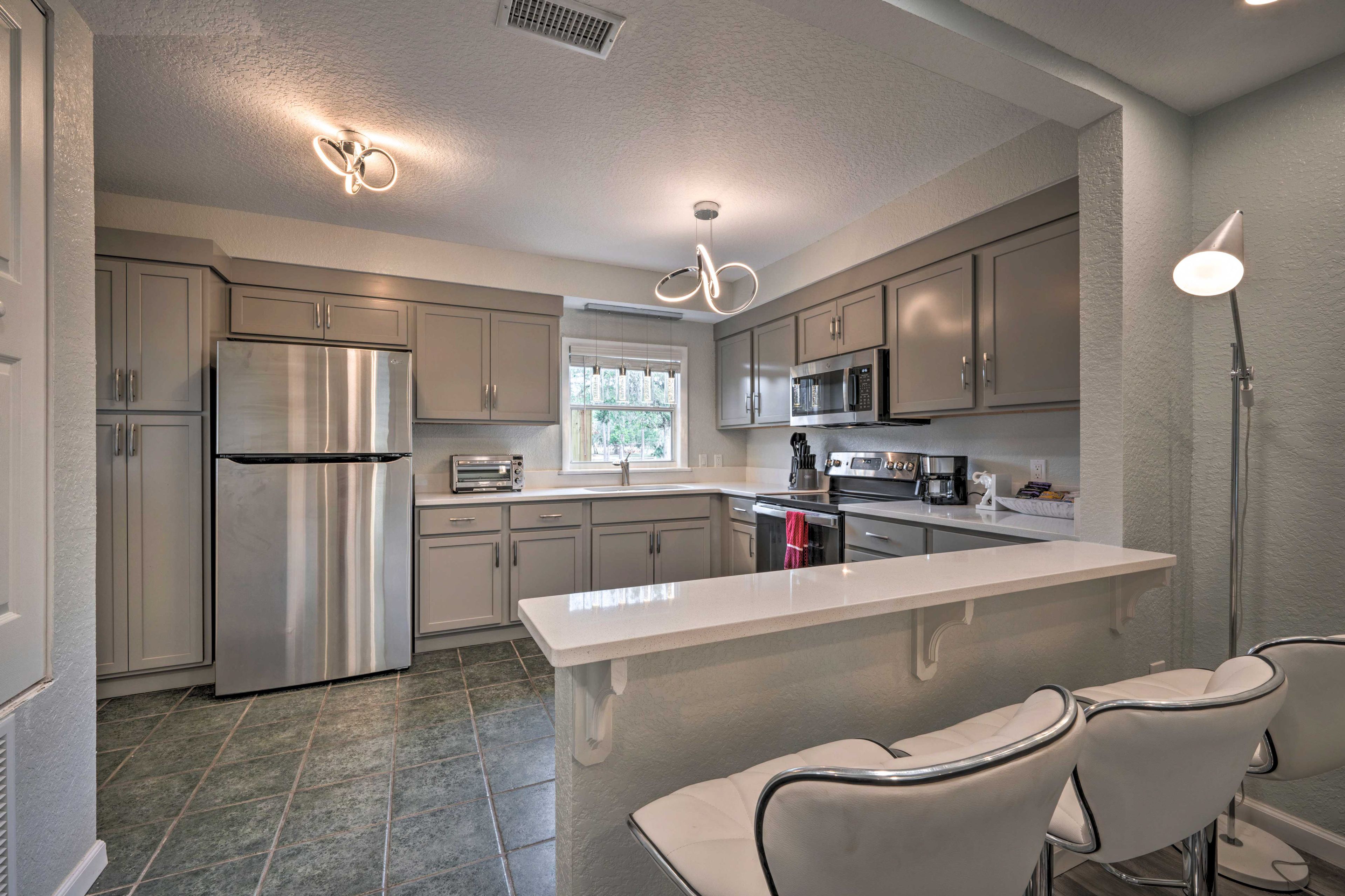 Kitchen | Cooking Basics | Coffee Maker | Dishware/Flatware Provided