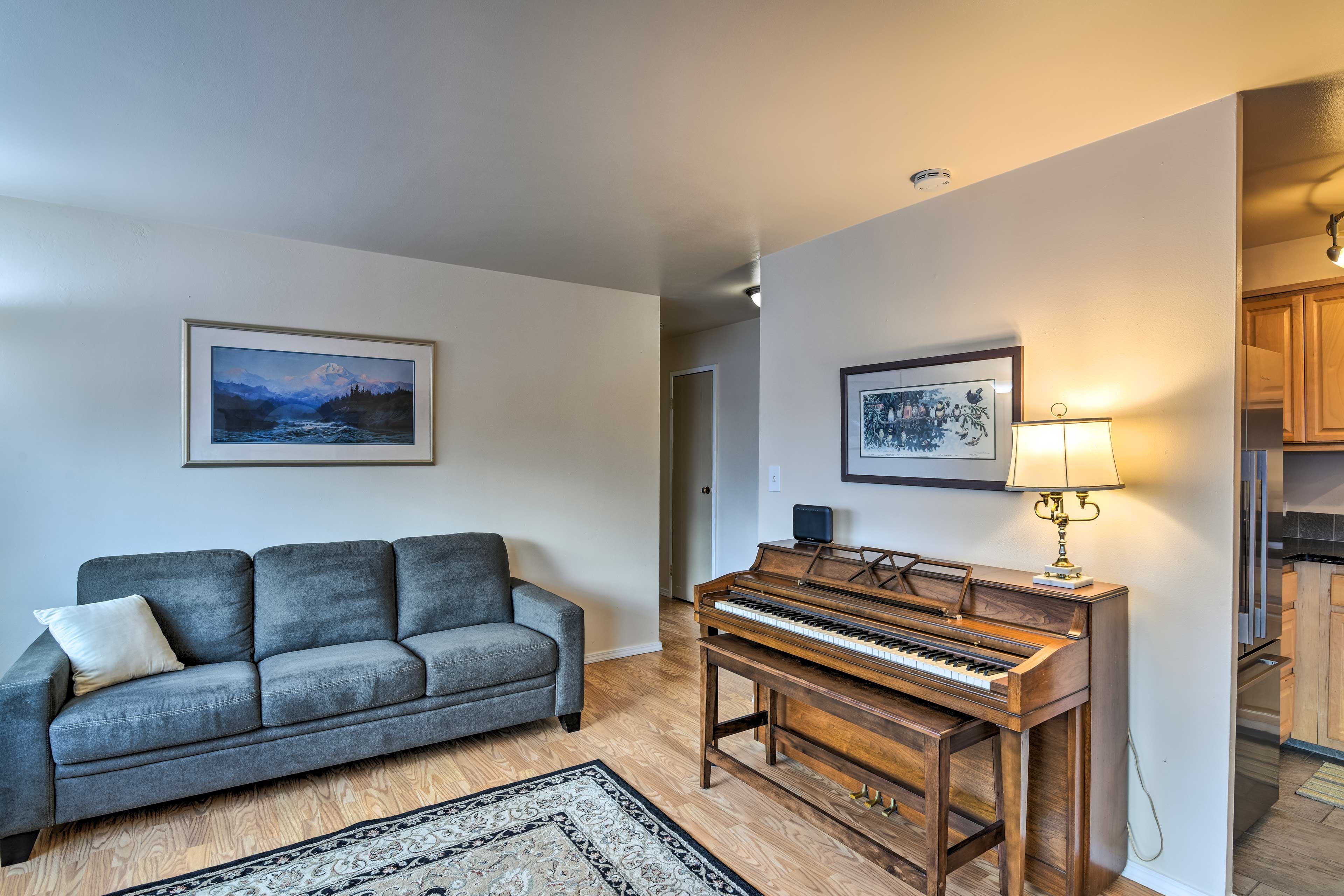 Living Room | Main Floor | Smart TV | Piano