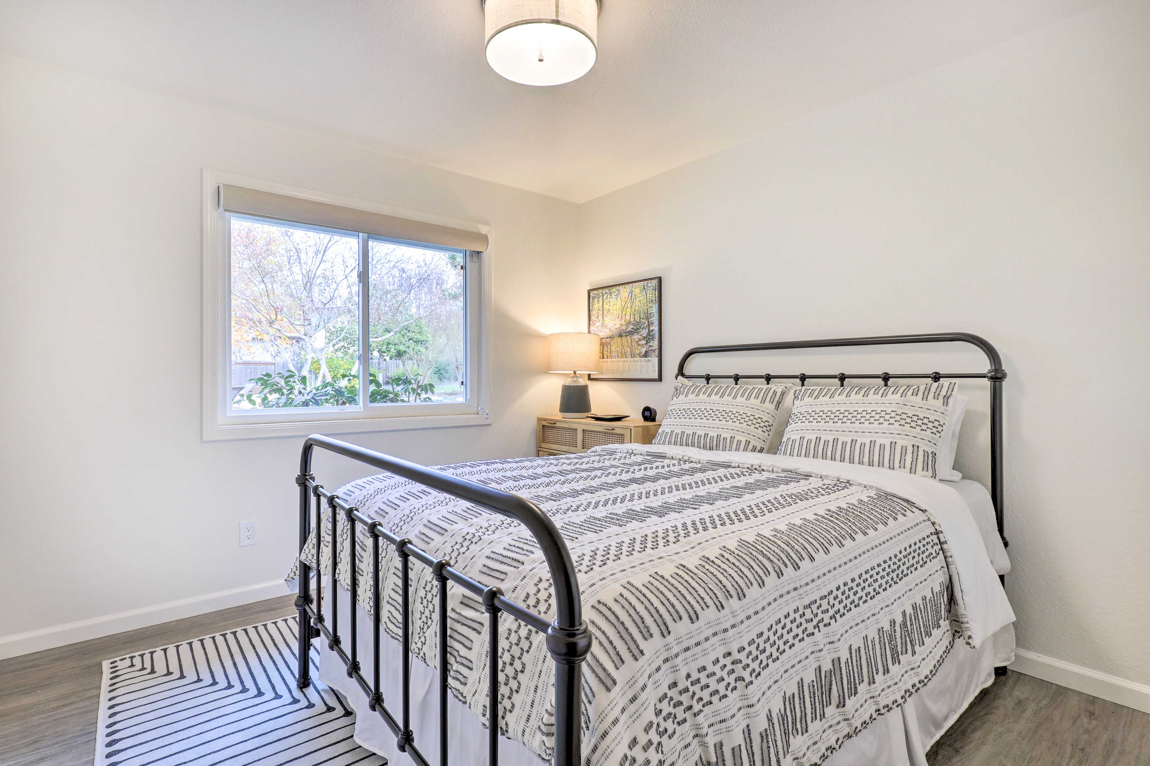 Bedroom 2 | Queen Bed
