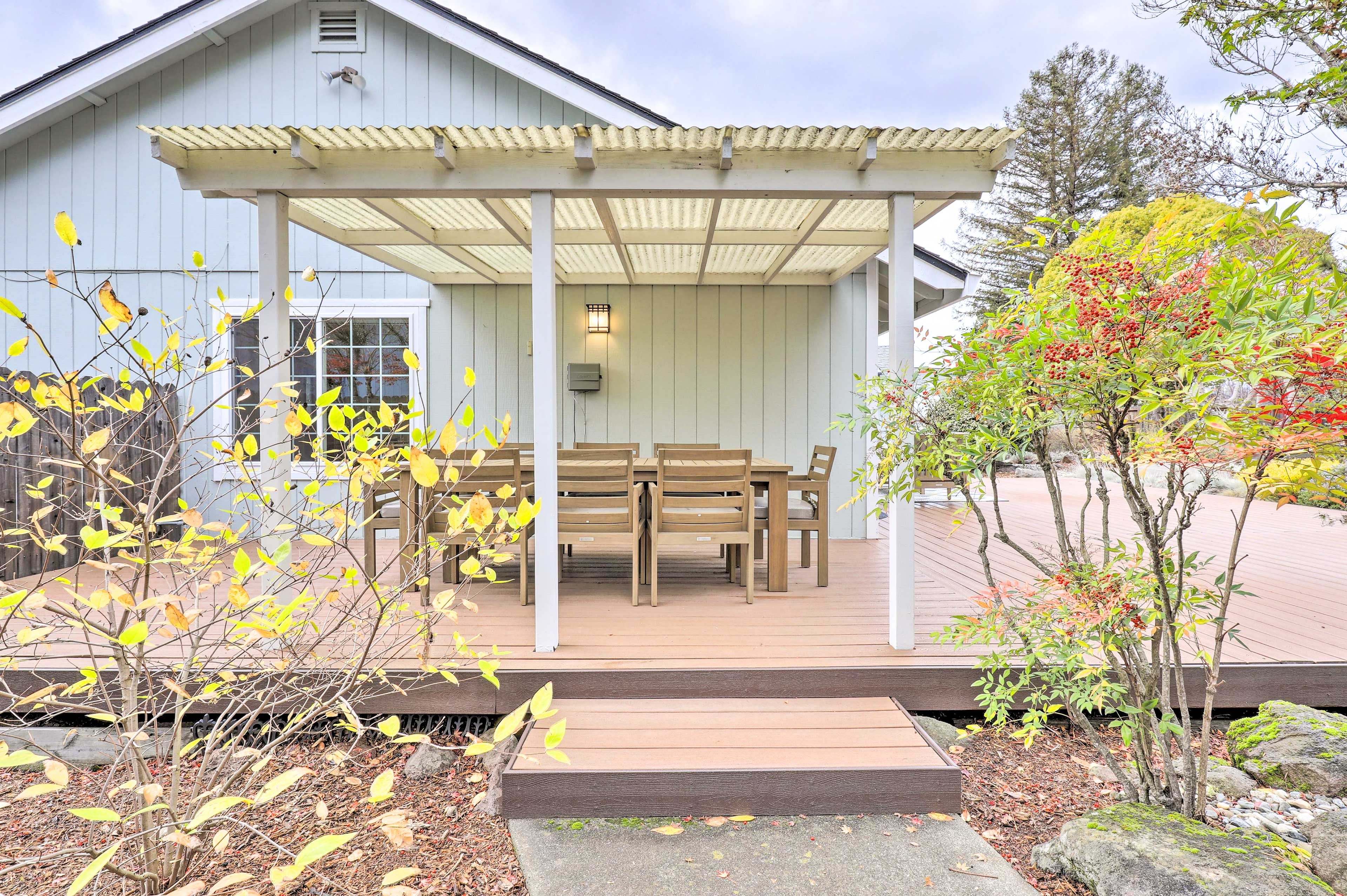 Covered Deck | Outdoor Dining