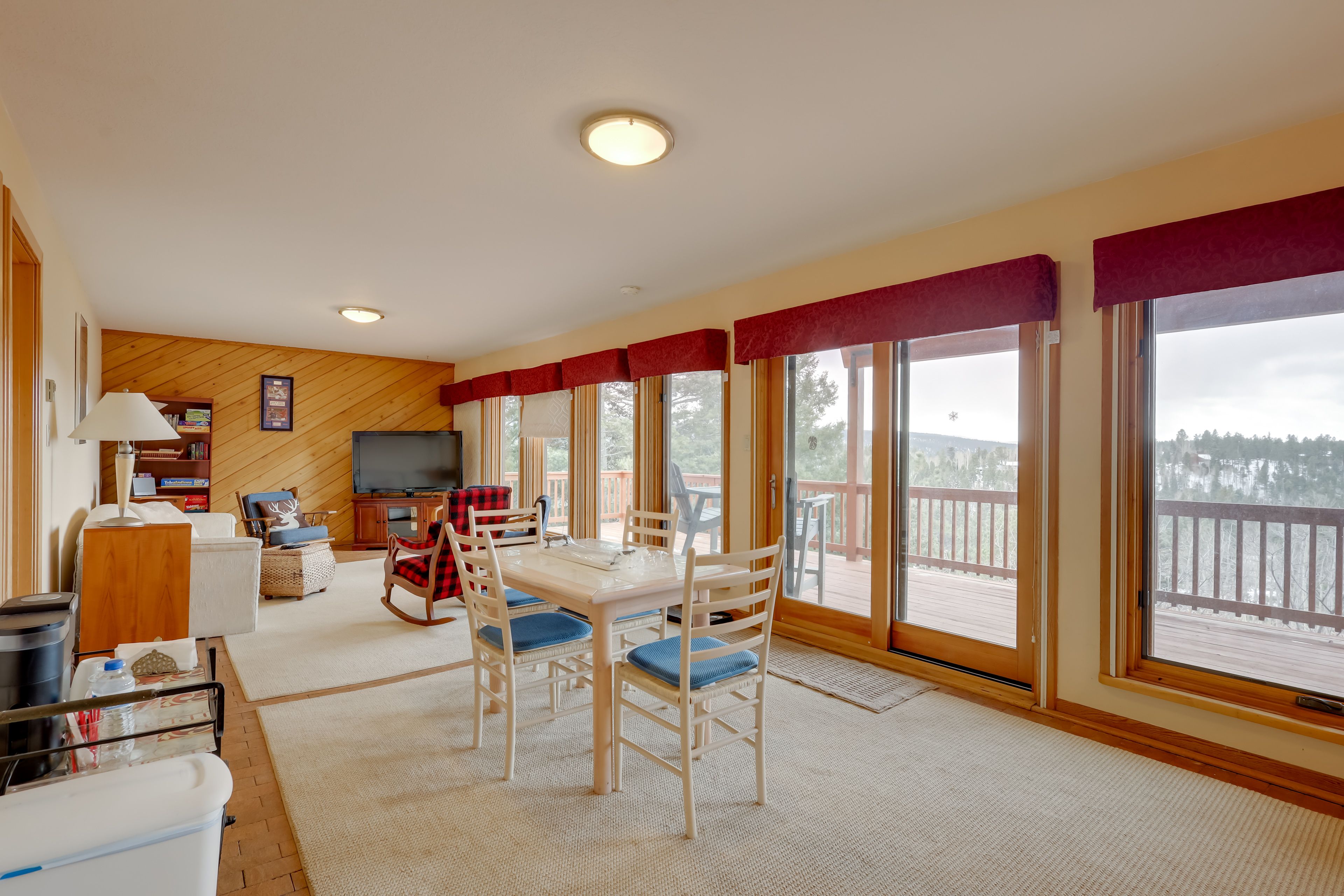 Downstairs Living Room | Queen Sleeper Sofa | 1st Floor | Board Games