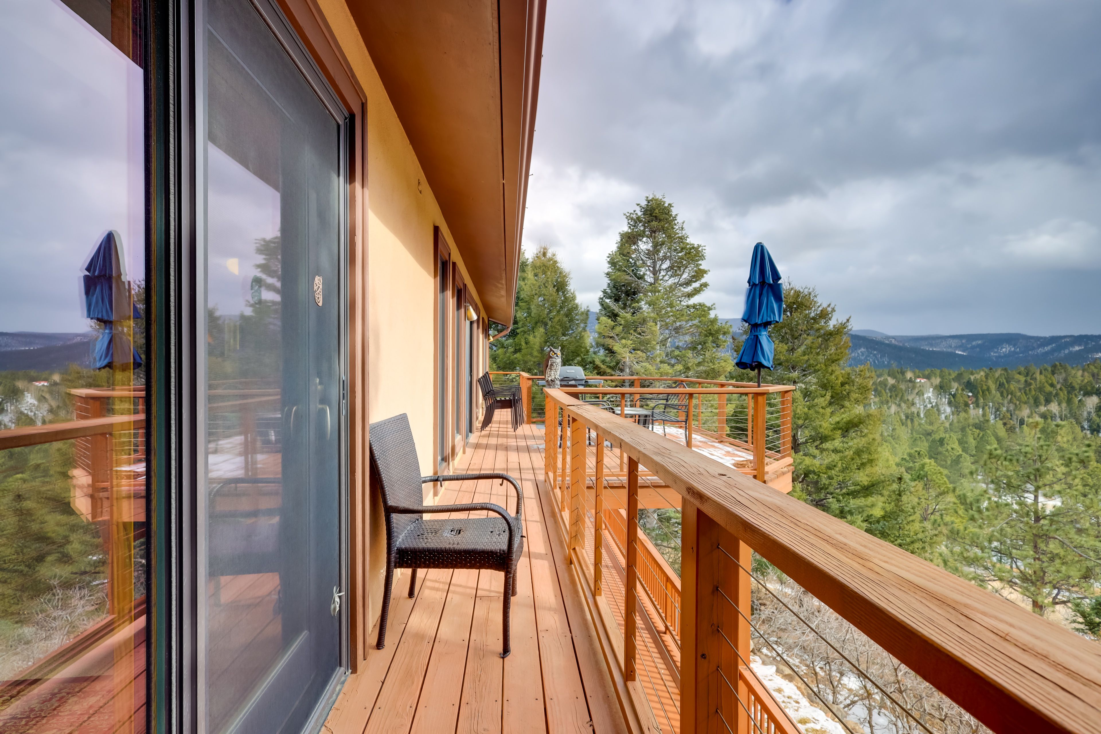 Upper Deck | 2nd Floor | Grill | Mountain View