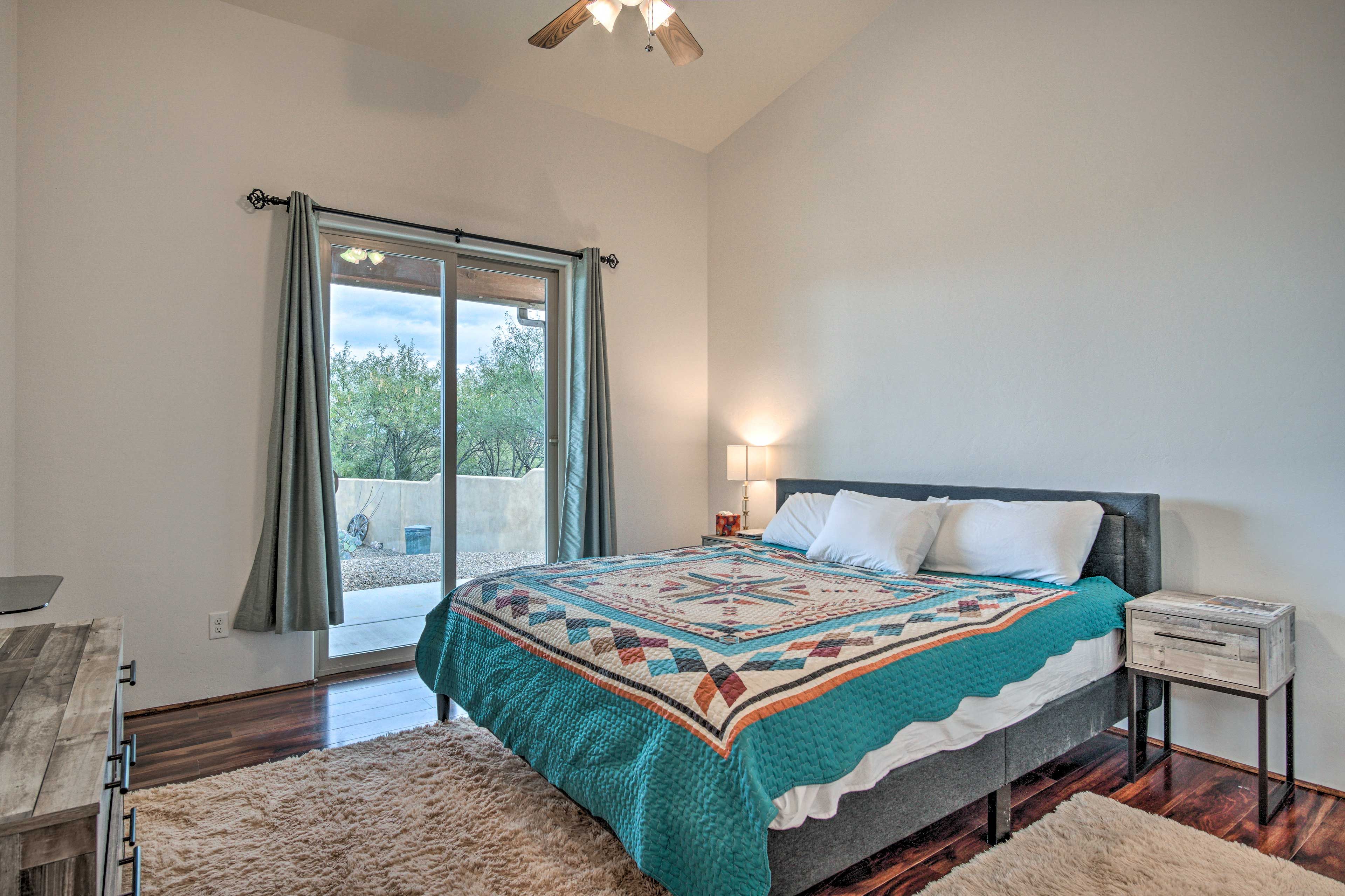 Bedroom Suite 2 | King Bed | Smart TV
