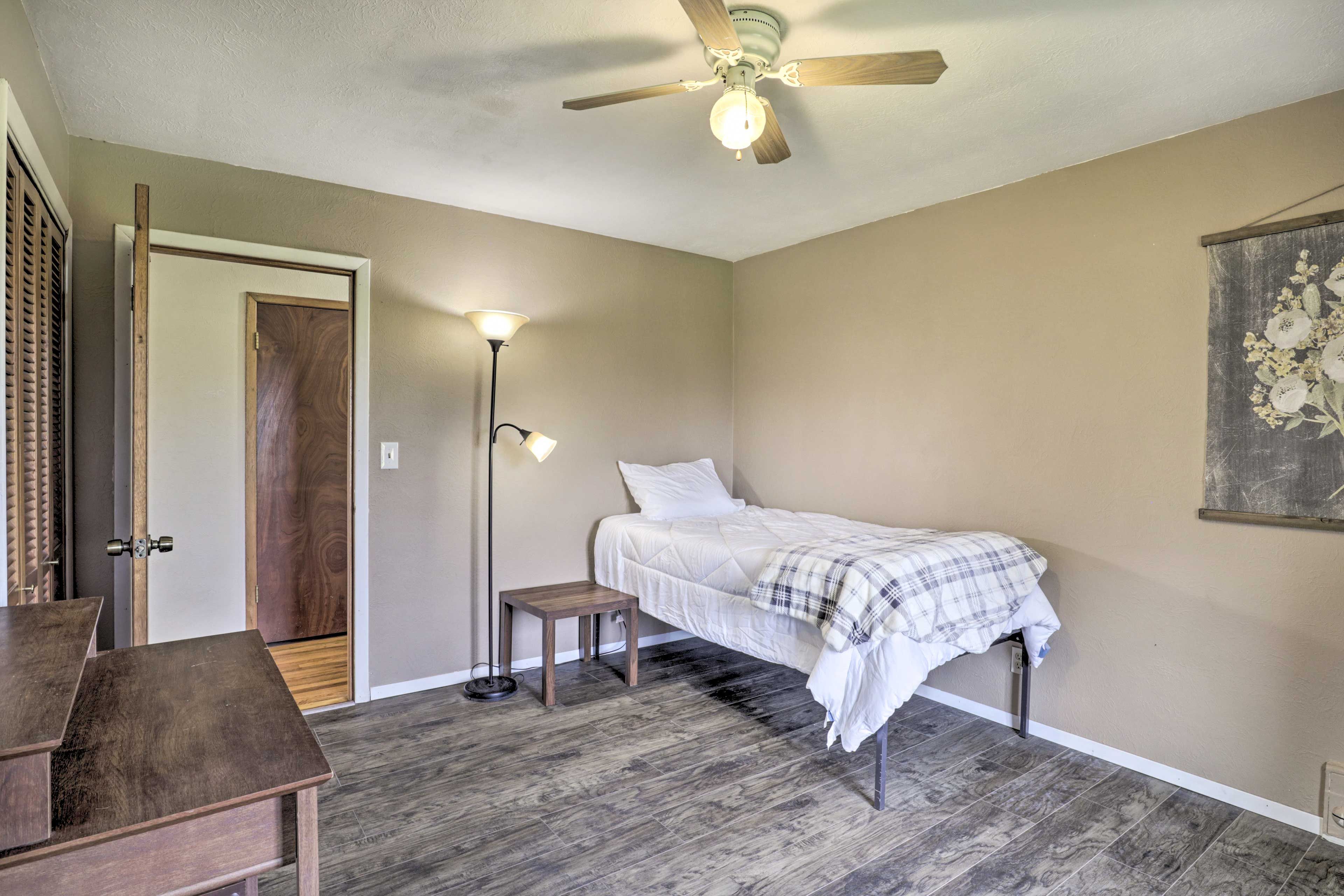 Bedroom 2 | Twin Bed