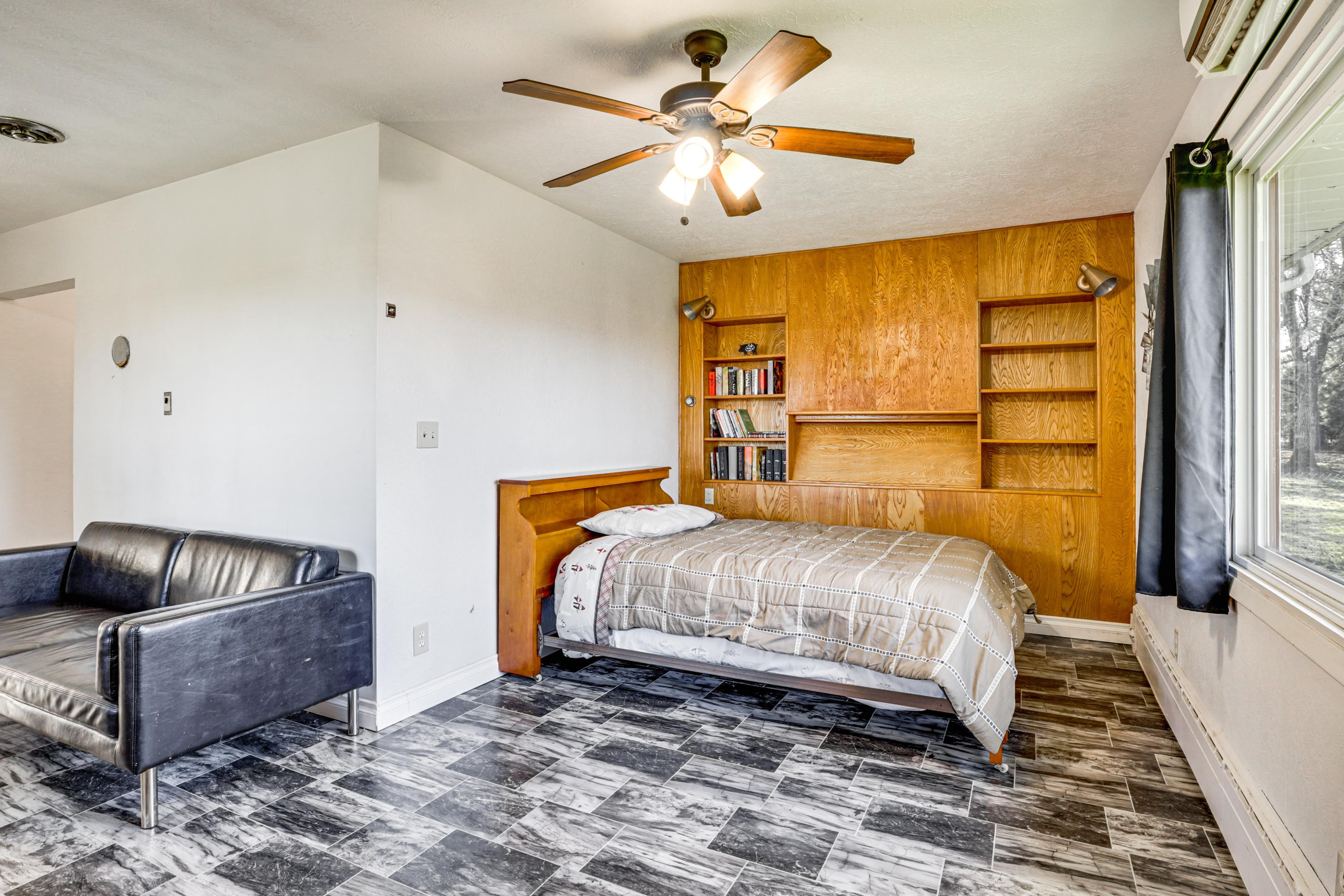 Bedroom 4 | Full Bed | Washer & Dryer