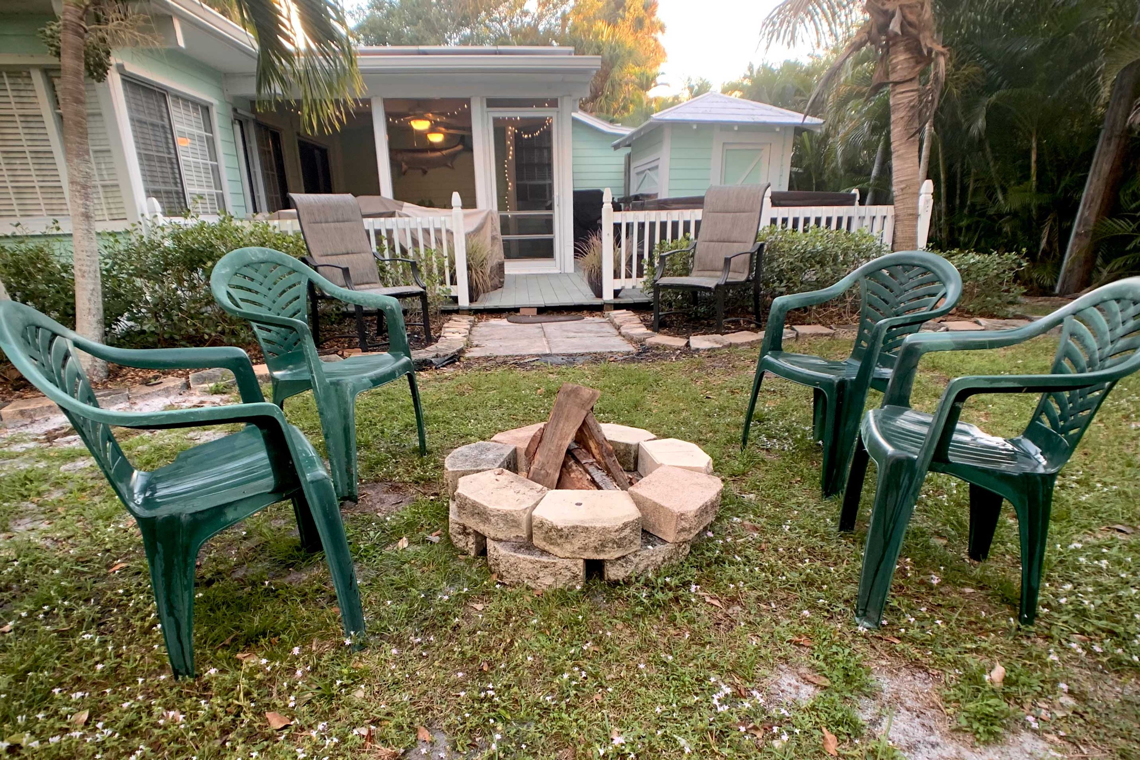 Stuart Vacation Rental | 3BR | 2BA | 1,353 Sq Ft | 3 Steps Required