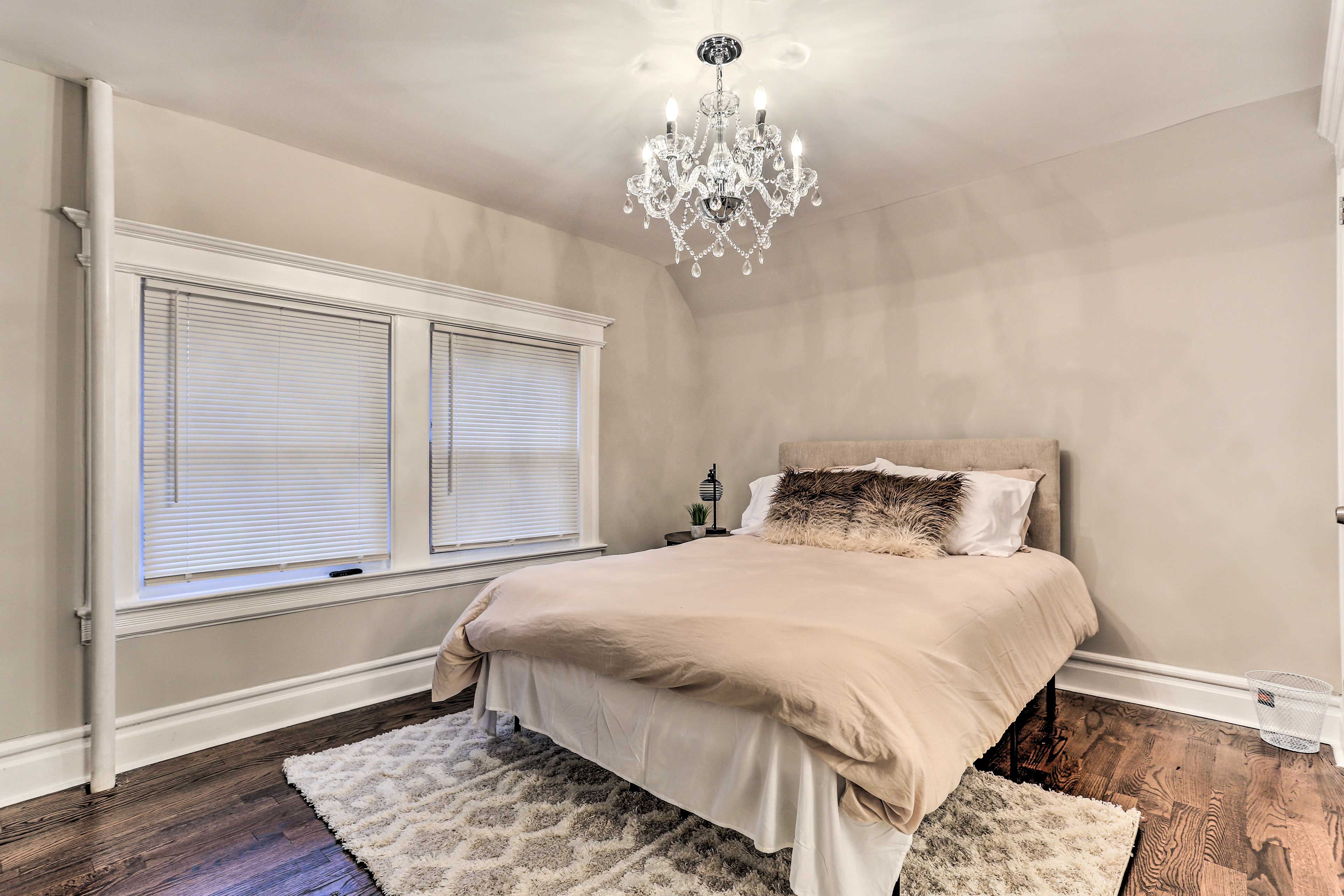 Bedroom 5 | Queen Bed