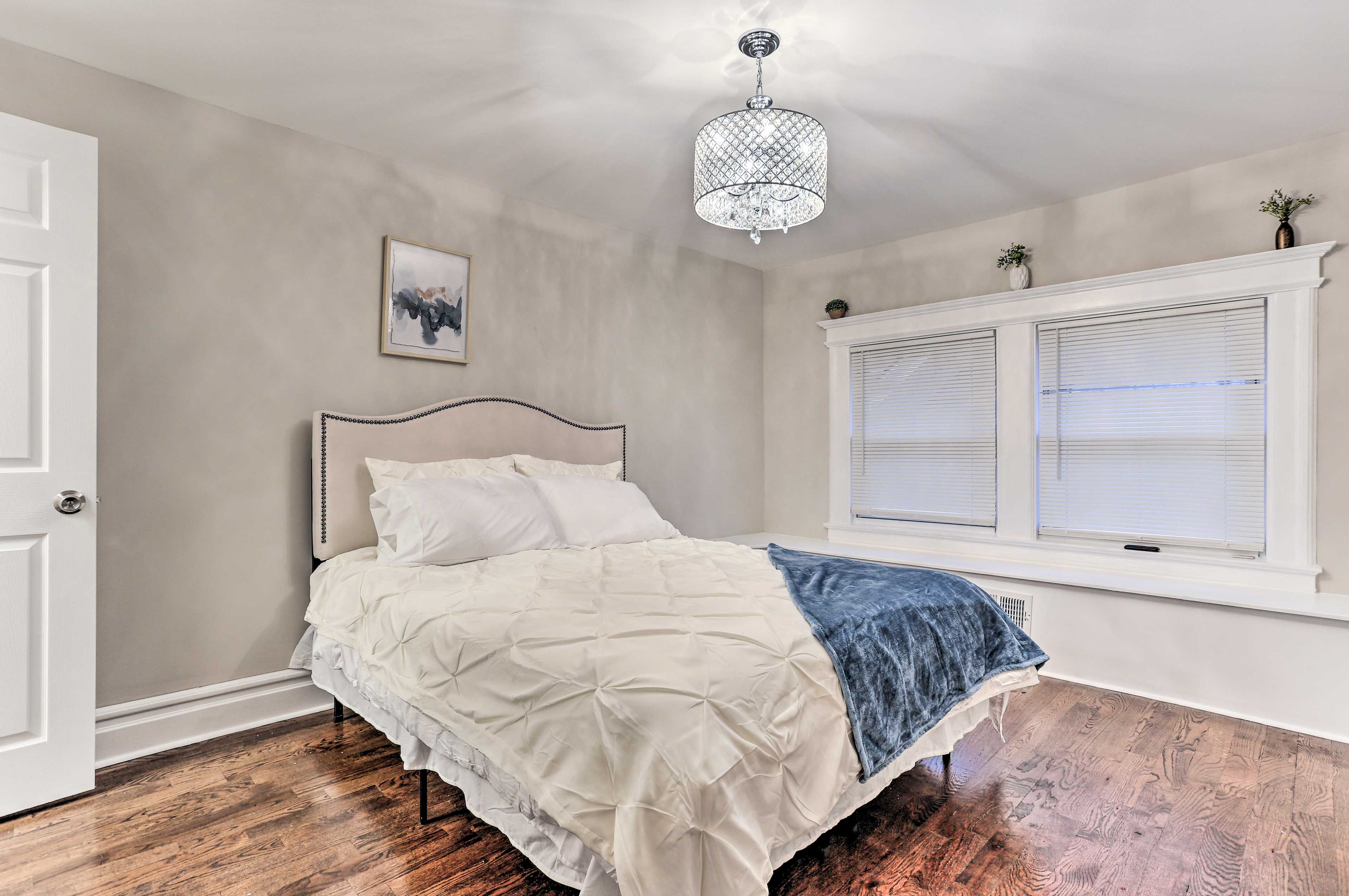 Bedroom 4 | Queen Bed