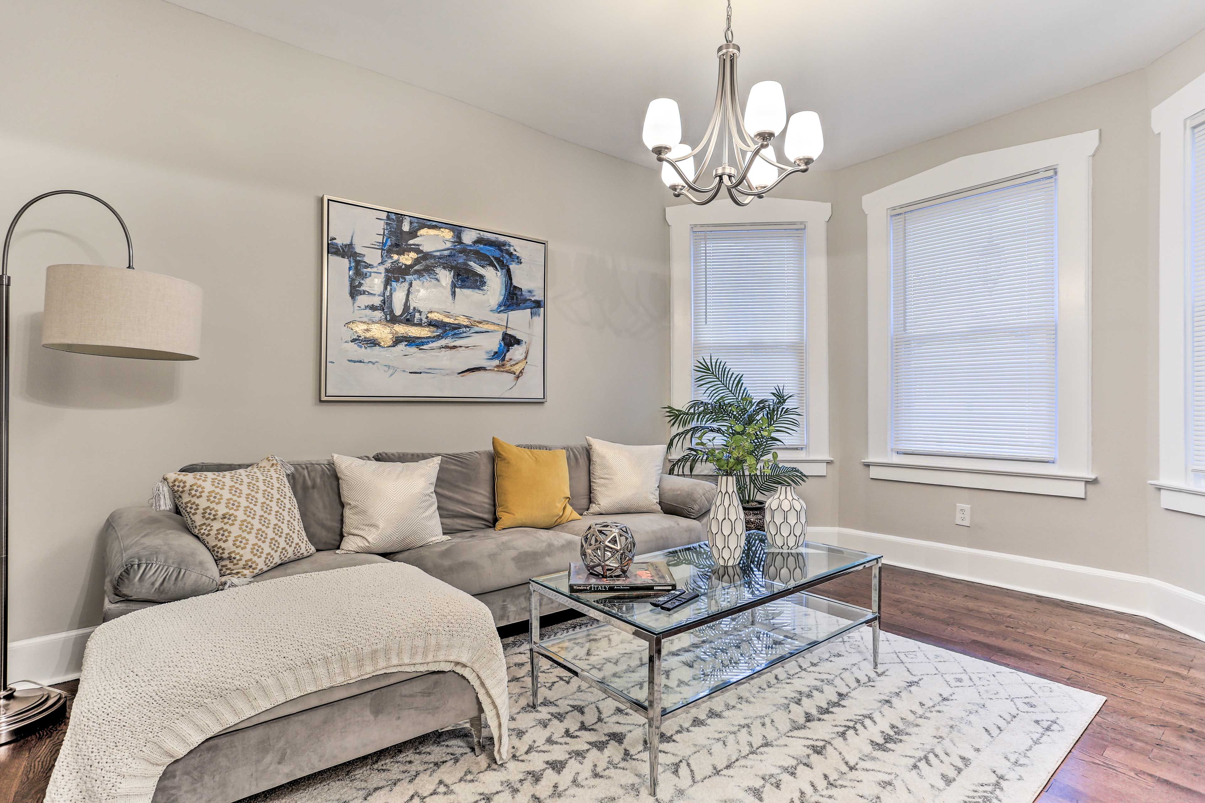 Living Room | Free WiFi | Smart TV w/ Cable