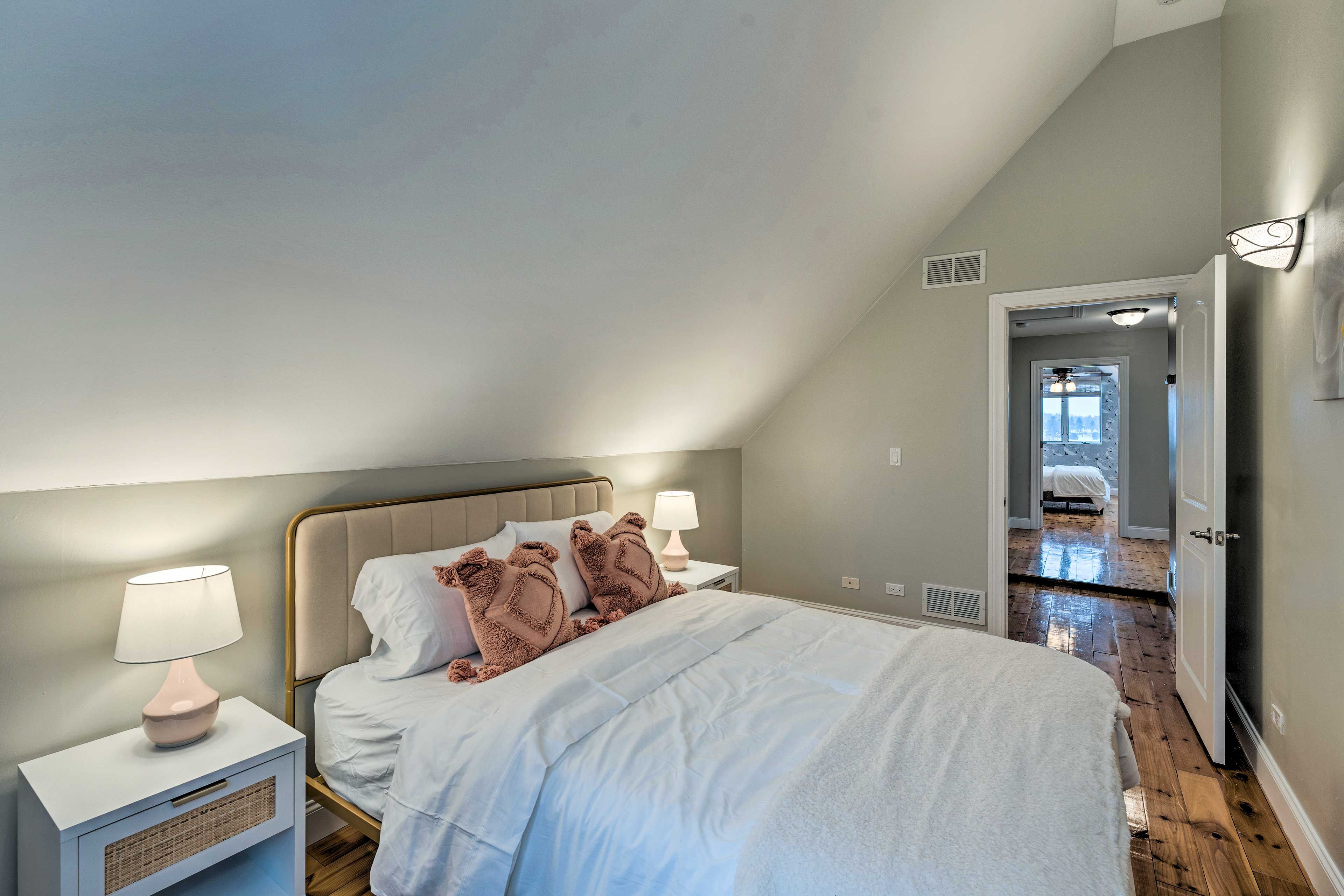 Bedroom 6 | 3rd Floor | Queen Bed