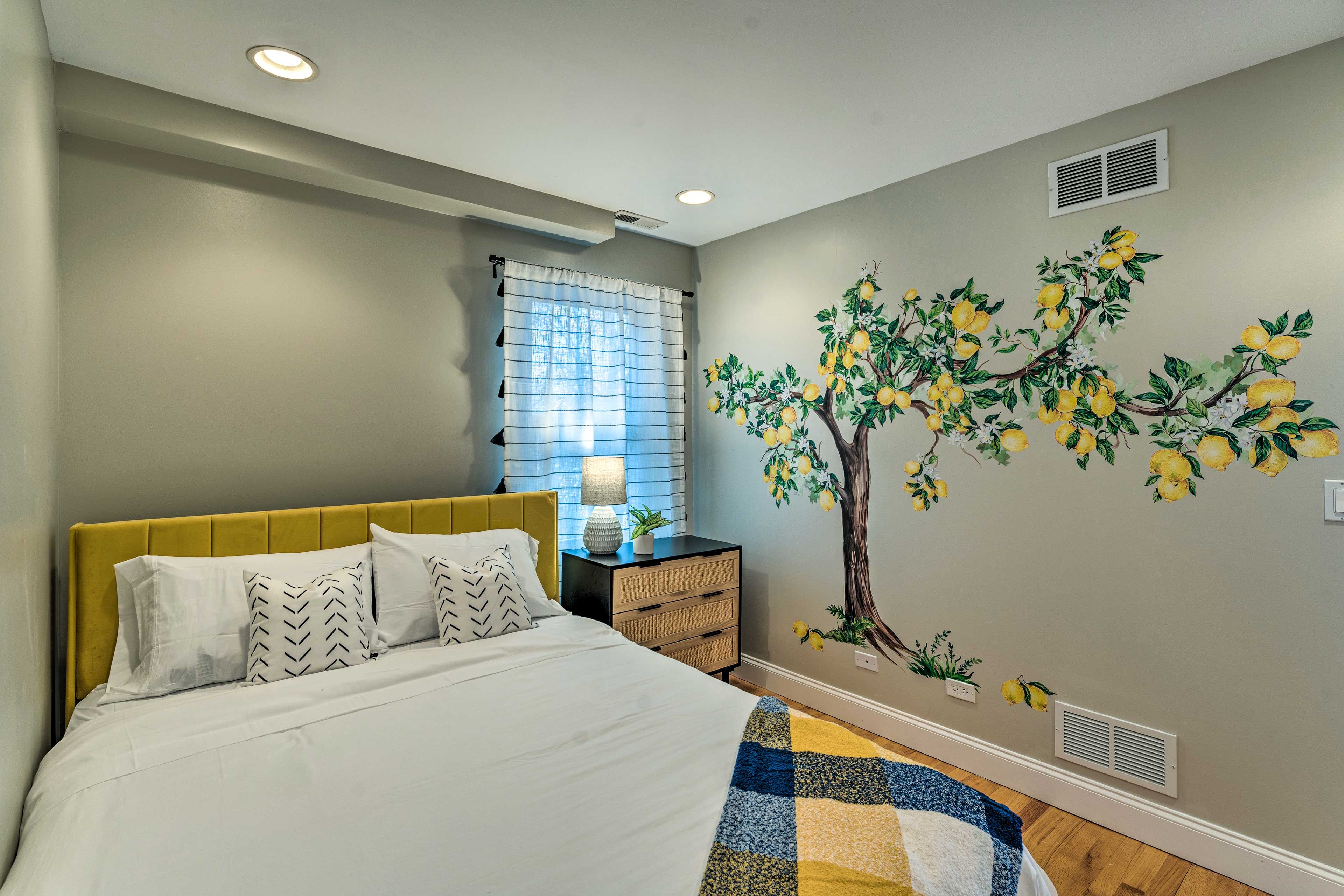 Bedroom 2 | 2nd Floor | Queen Bed