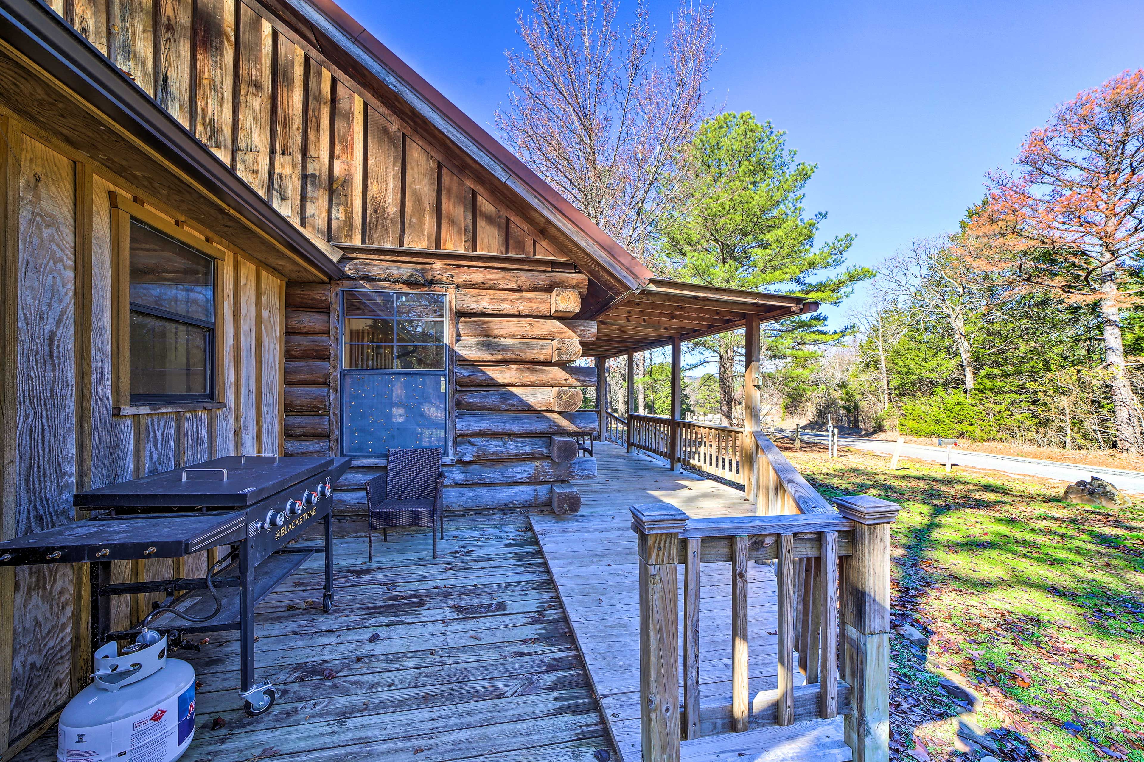 Deck | Gas Grill | Outdoor Seating | Free WiFi
