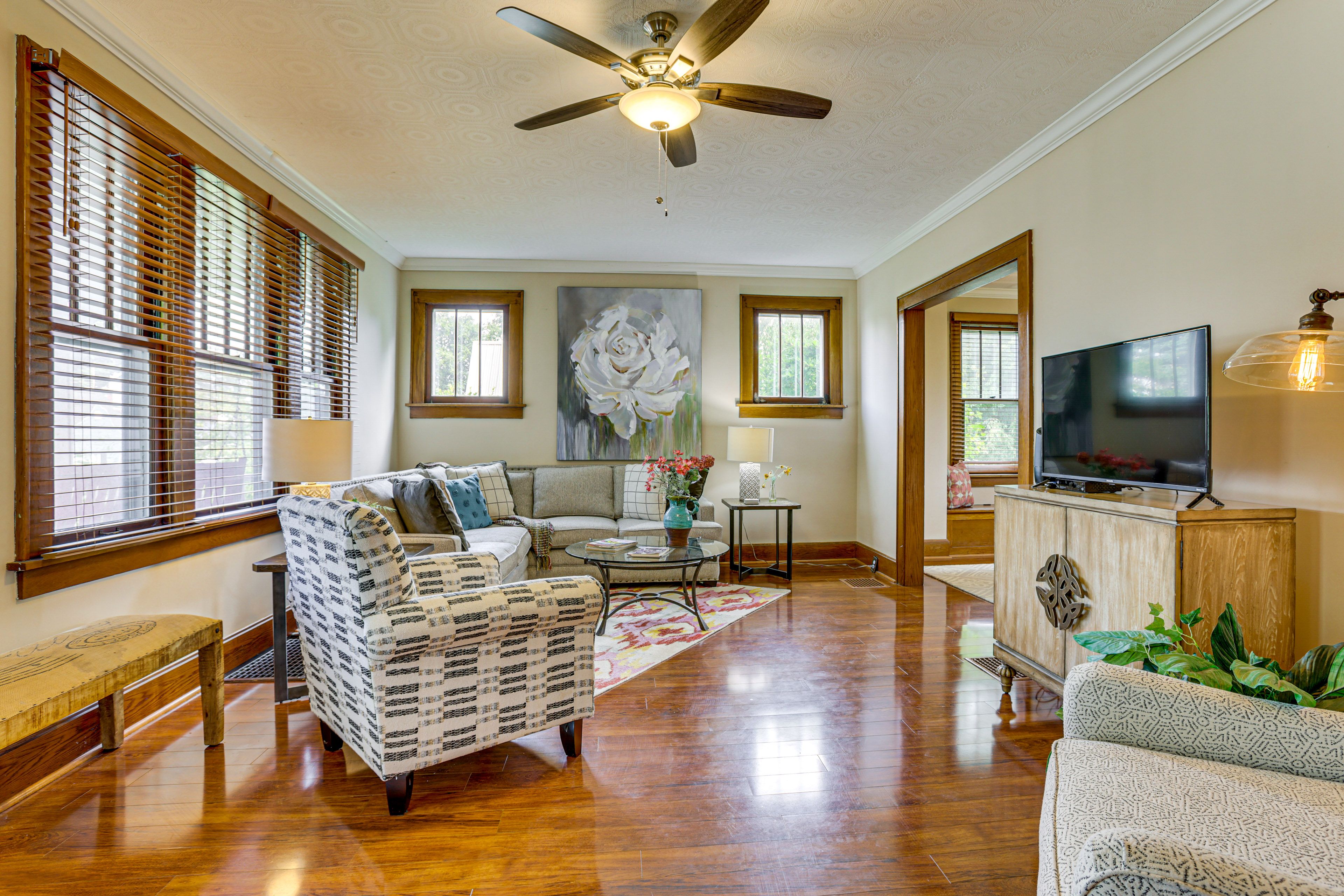 Zanesville Vacation Rental | 3BR | 1BA | Stairs Required to Access | 2,000 Sq Ft