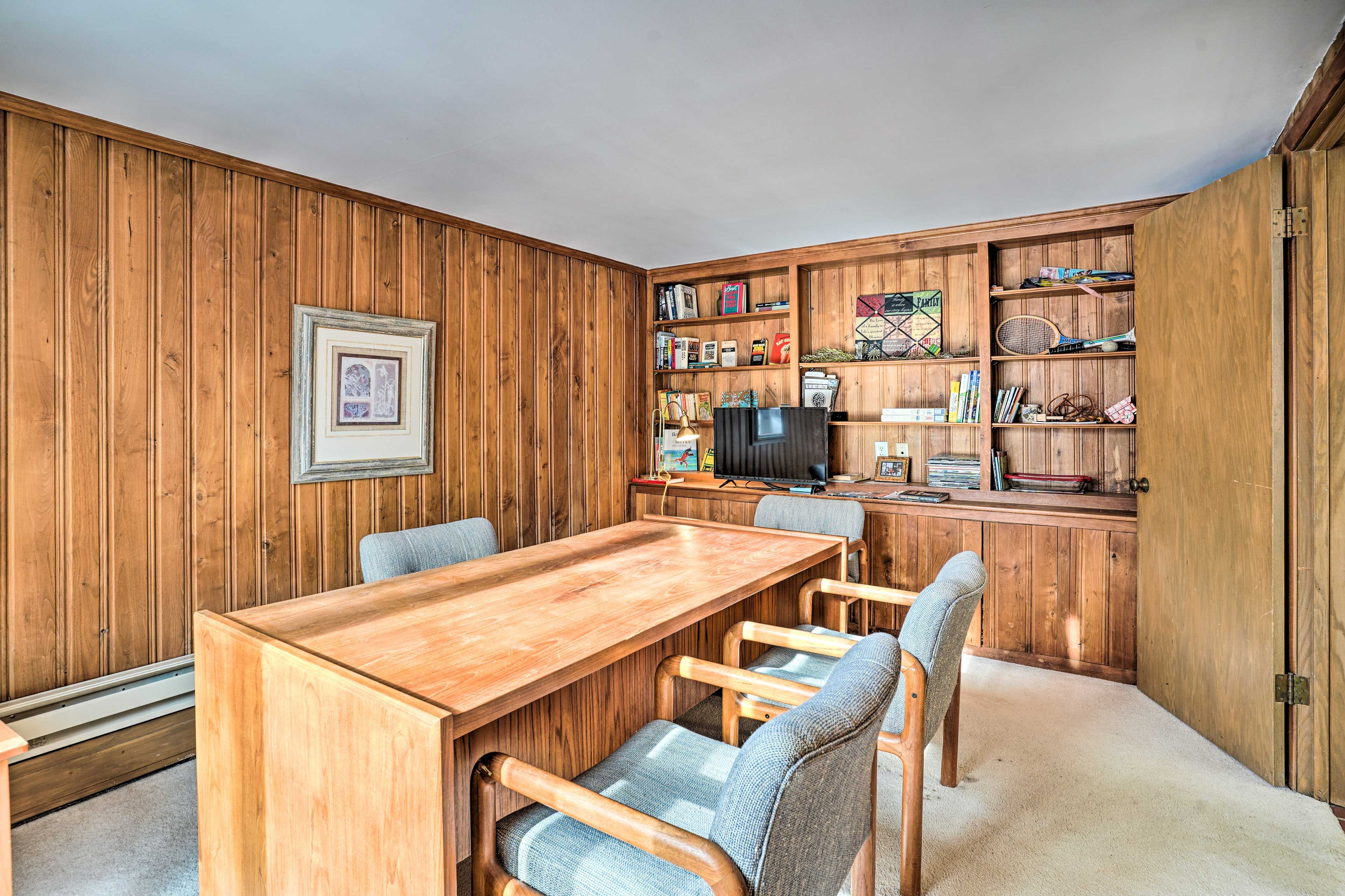 Study Room | 1st Floor
