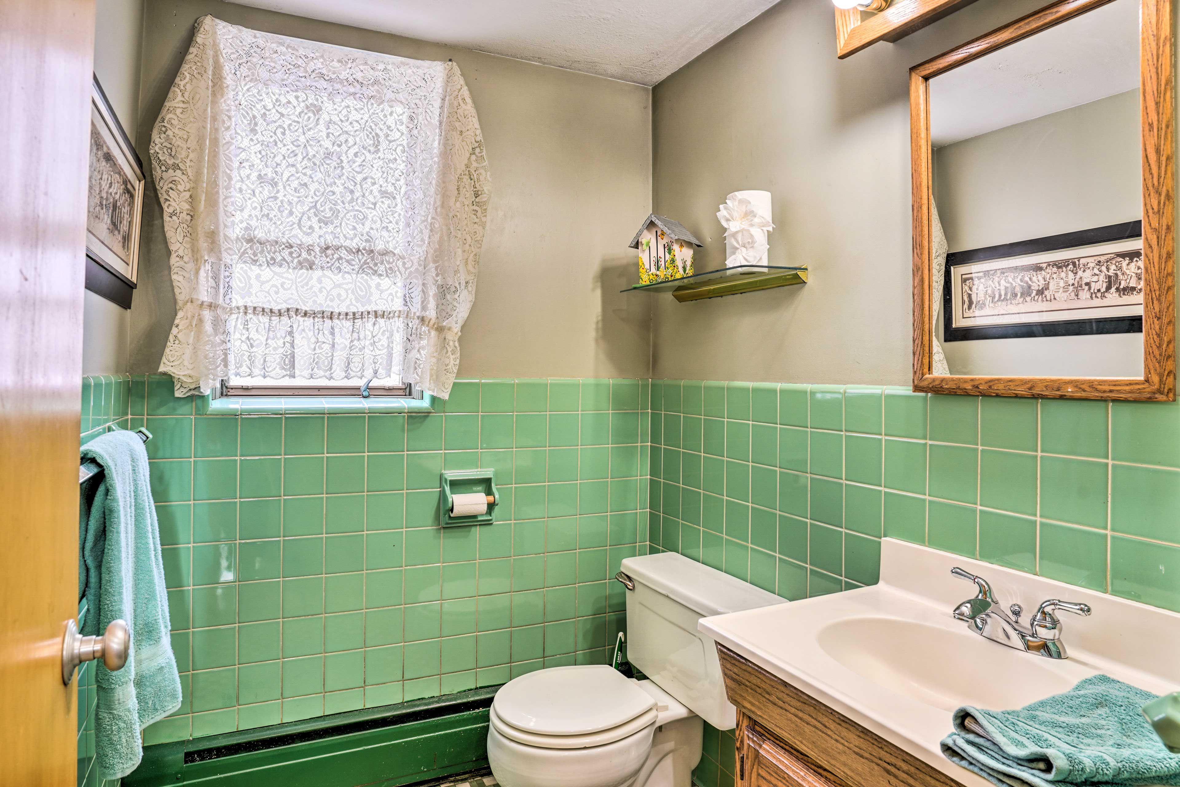 Half Bath | 1st Floor