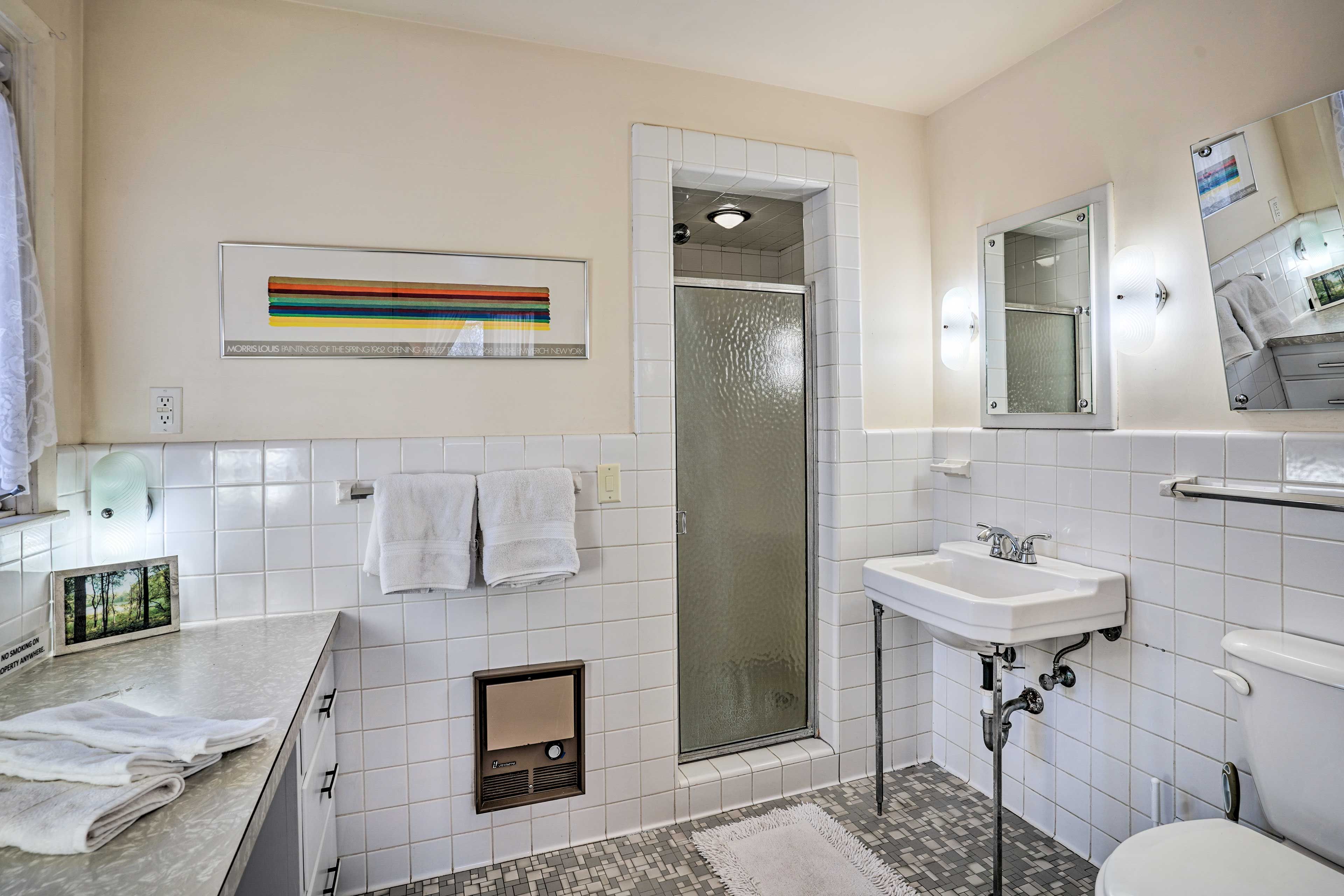 En-Suite Bathroom | Complimentary Toiletries | 2nd Floor