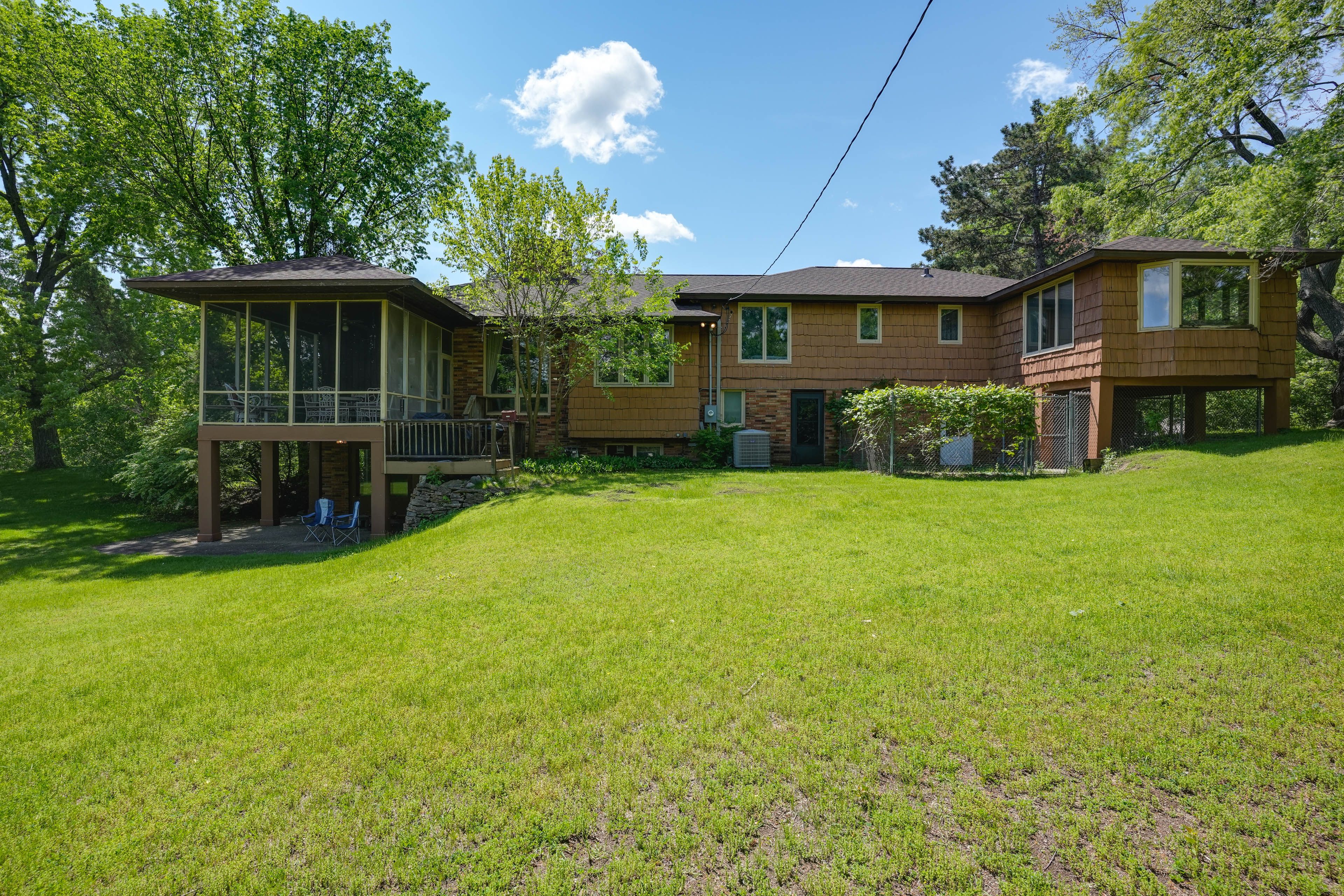 Exterior | Screened-In Porch | 5-Acre Property