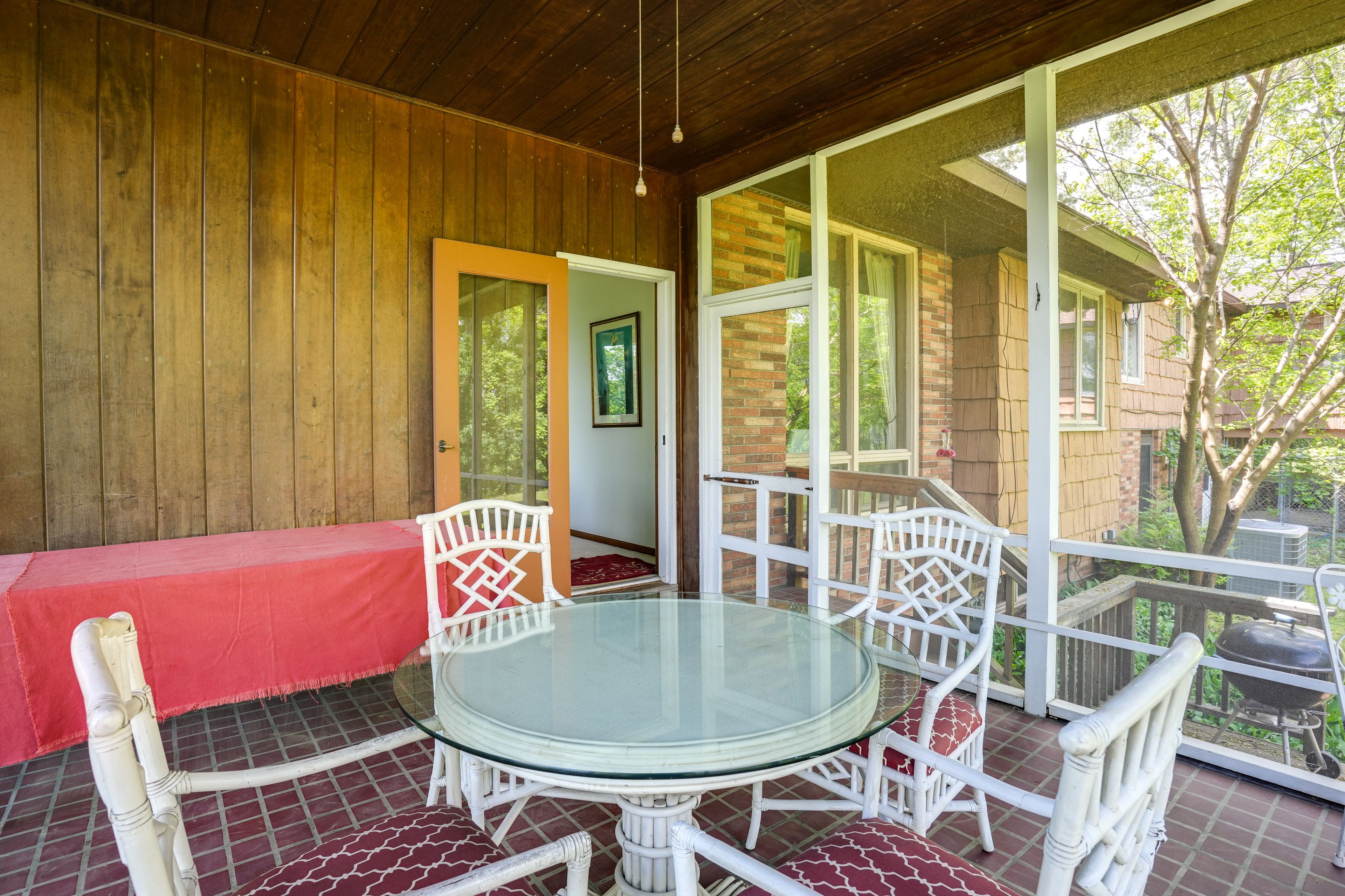 Screened-In Porch