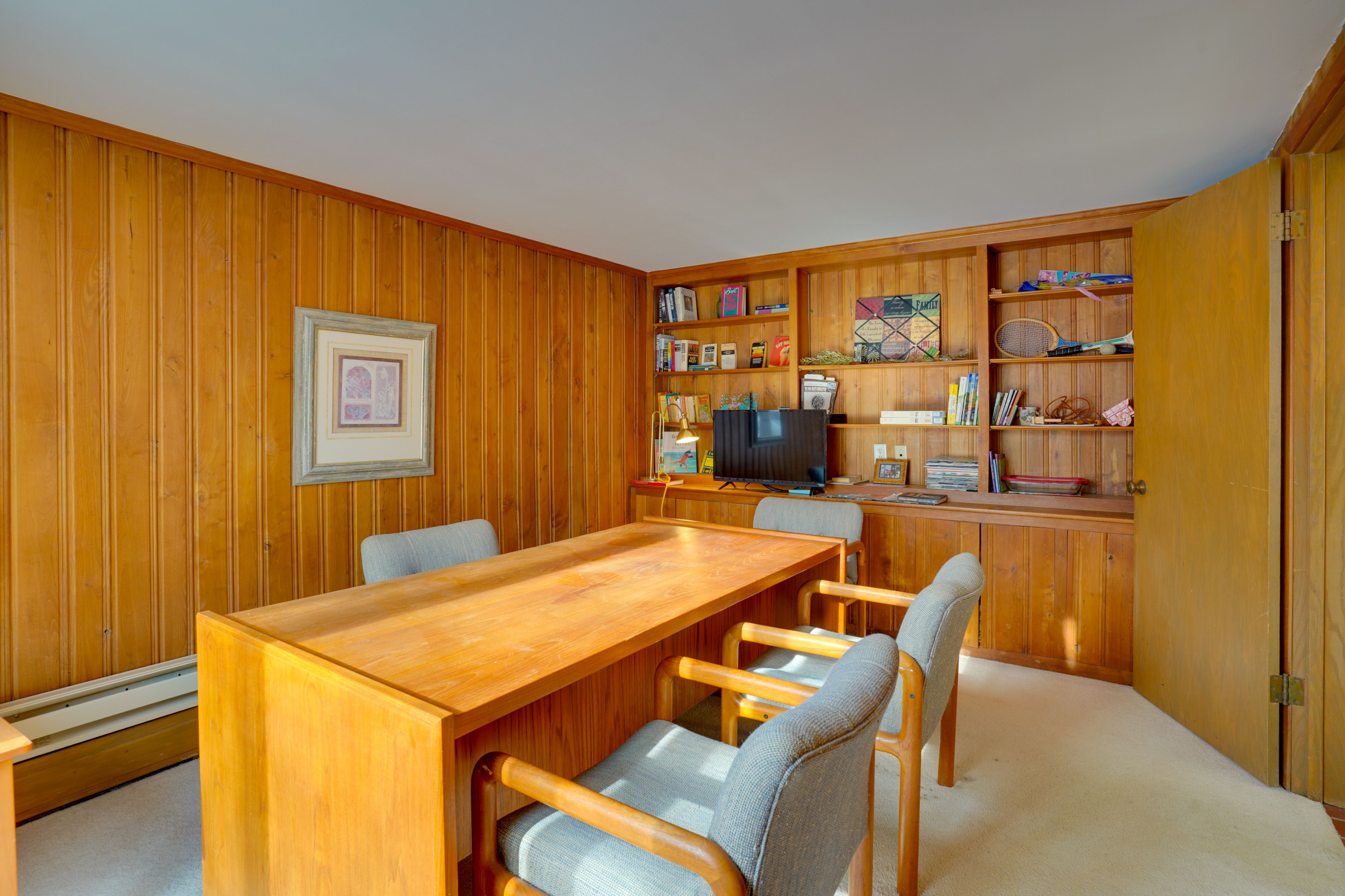 Study Room | 1st Floor