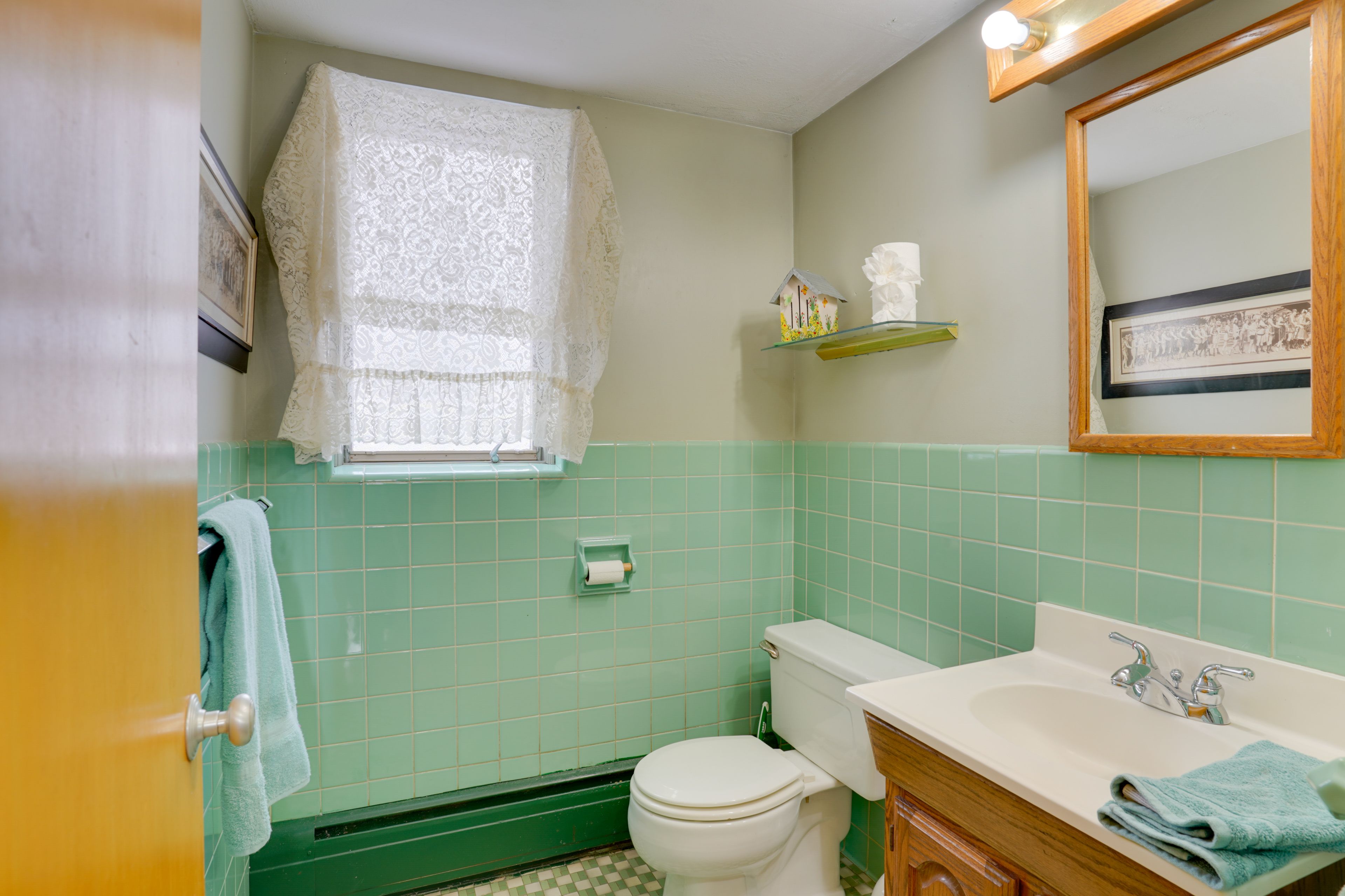 Half Bath | 1st Floor